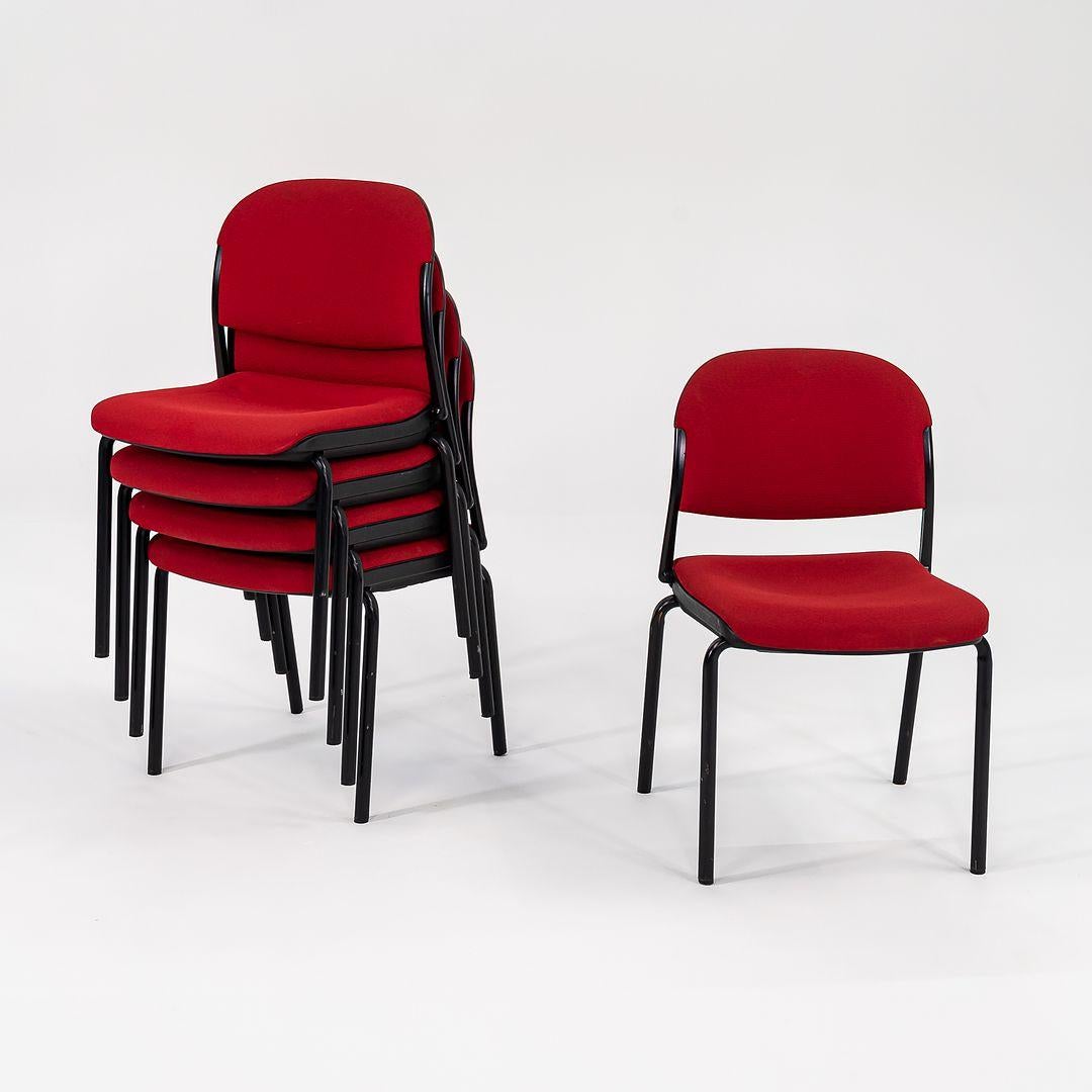 Chaises empilables Torsion 1985 de Giancarlo Piretti en tissu rouge en vente 4