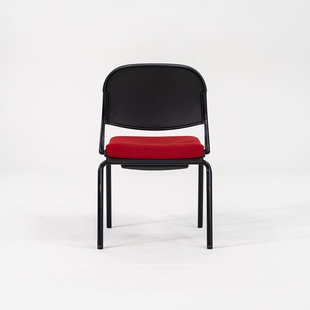 Américain Chaises empilables Torsion 1985 de Giancarlo Piretti en tissu rouge en vente