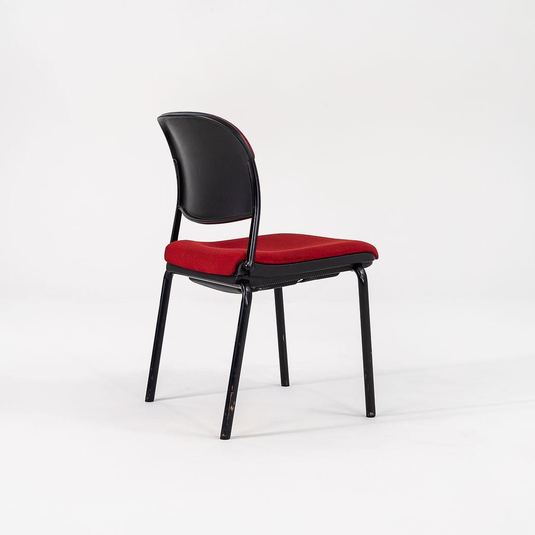Fin du 20e siècle Chaises empilables Torsion 1985 de Giancarlo Piretti en tissu rouge en vente
