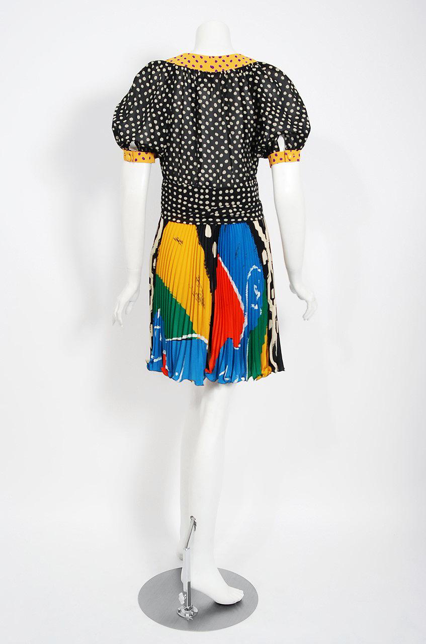 Vintage 1990's Emanuel Ungaro Paris Colorful Silk Puff-Sleeve Pleated Mini Dress For Sale 1