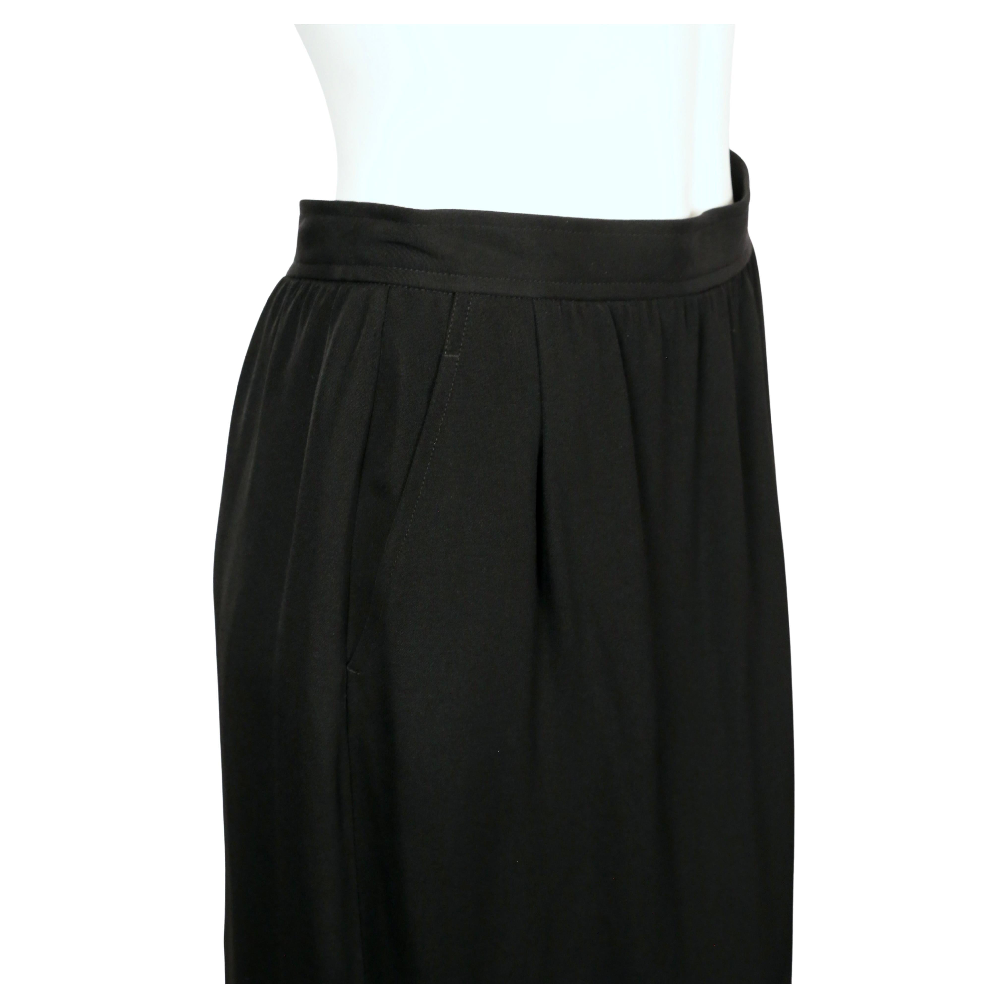 1985 Yves Saint Laurent jupe maxi en crêpe noir avec boutons en strass au dos en vente 5