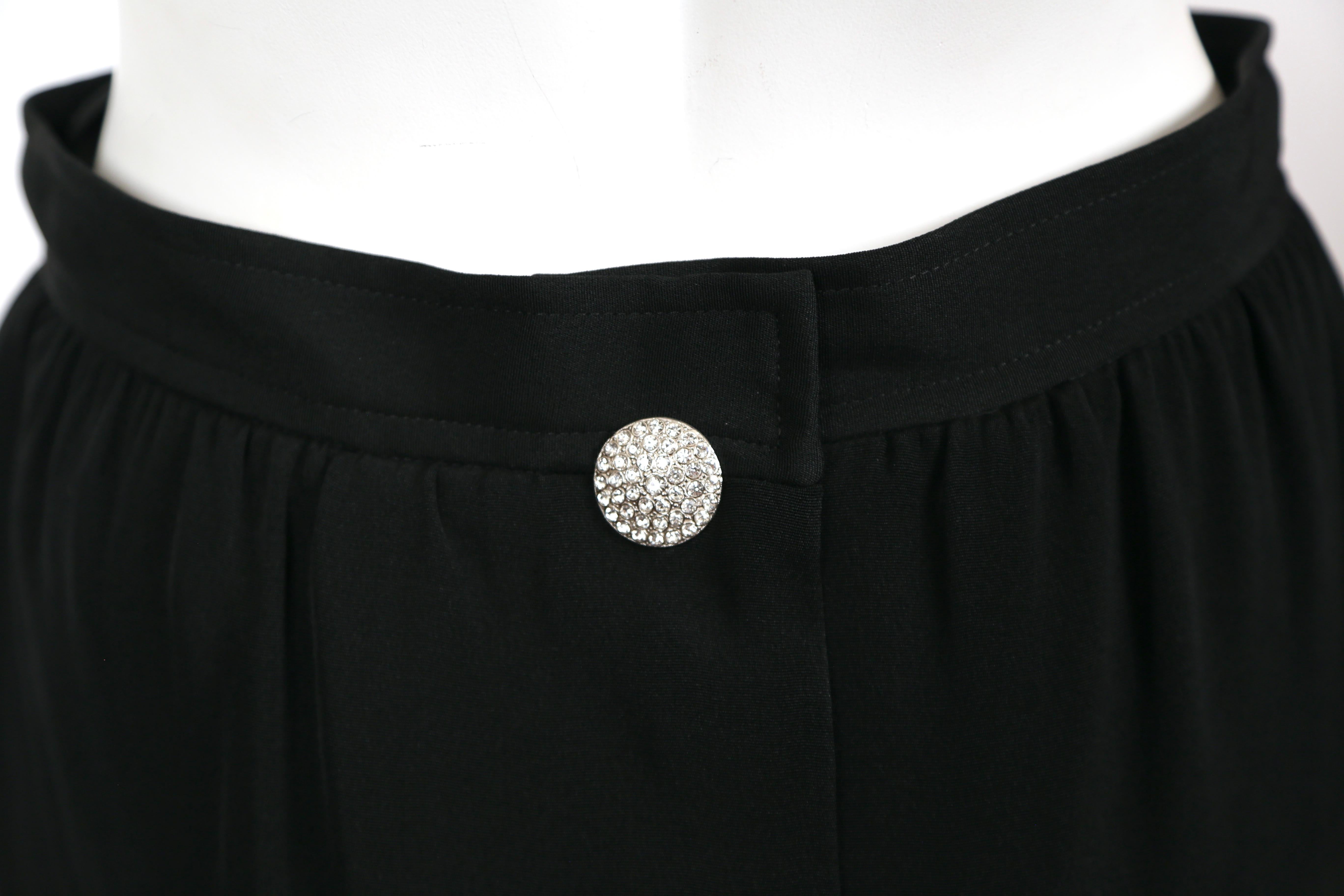 1985 Yves Saint Laurent jupe maxi en crêpe noir avec boutons en strass au dos en vente 7