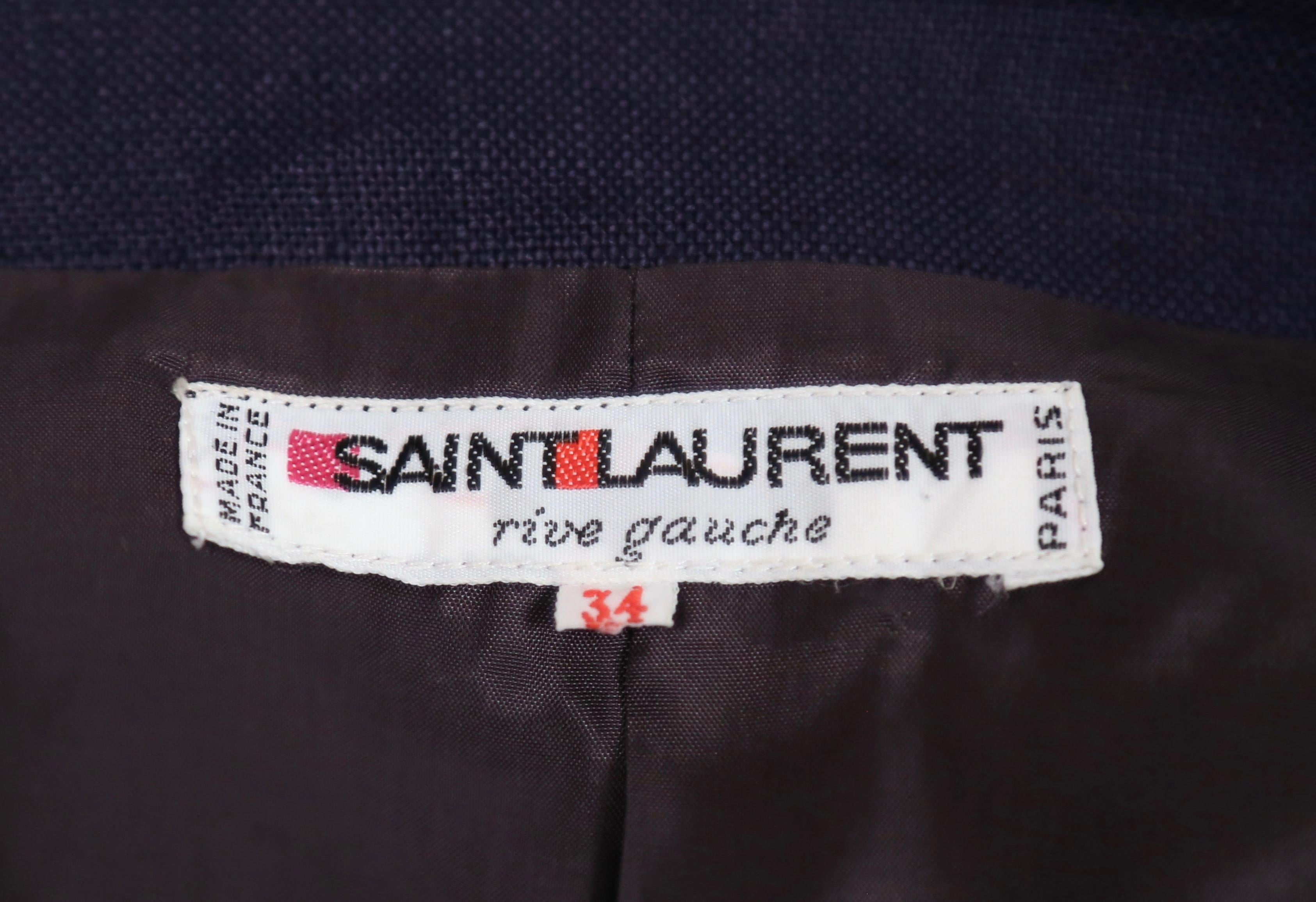 1985 YVES SAINT LAURENT  veste RUNWAY brodée avec garniture en soutache et perles en vente 11