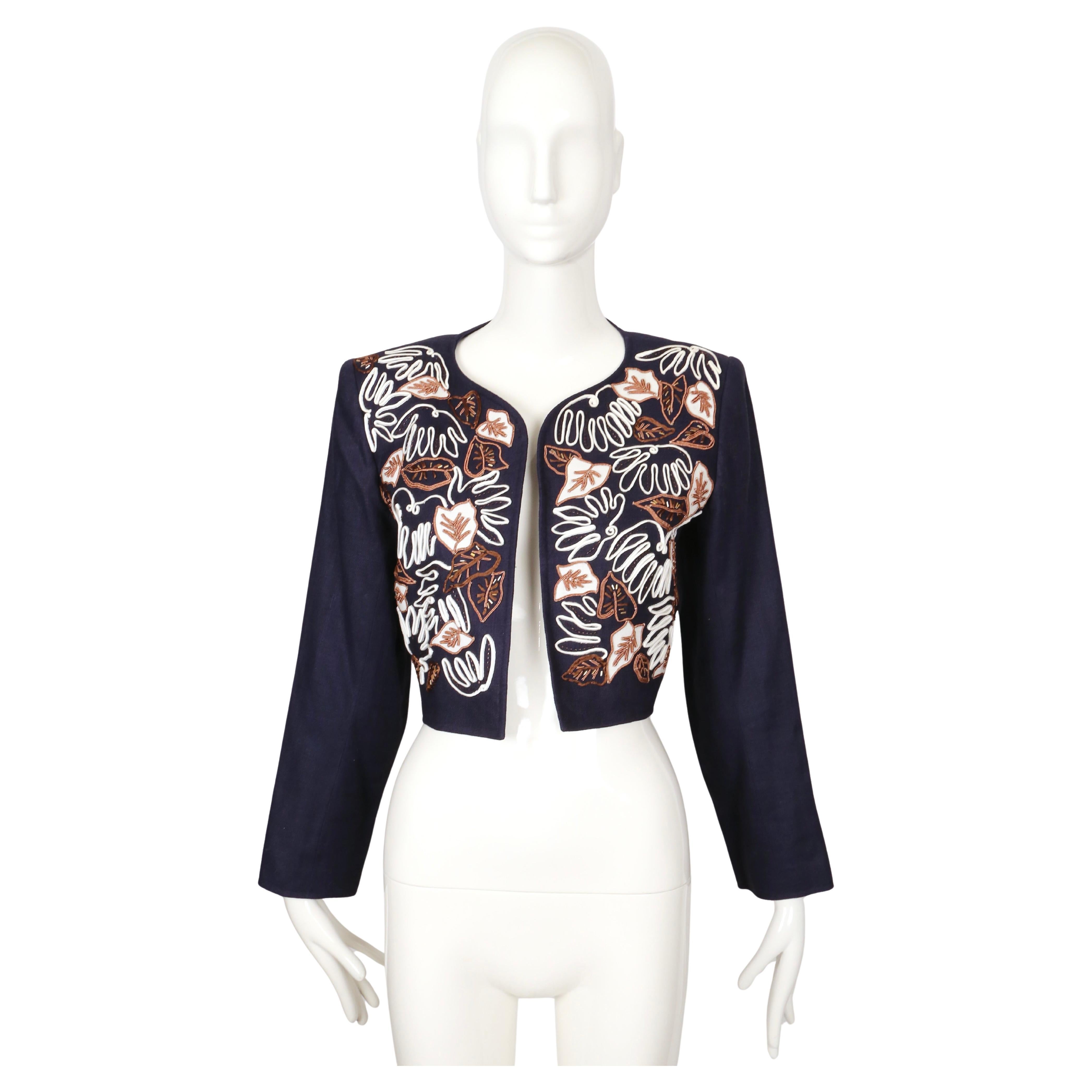 1985 YVES SAINT LAURENT  veste RUNWAY brodée avec garniture en soutache et perles en vente
