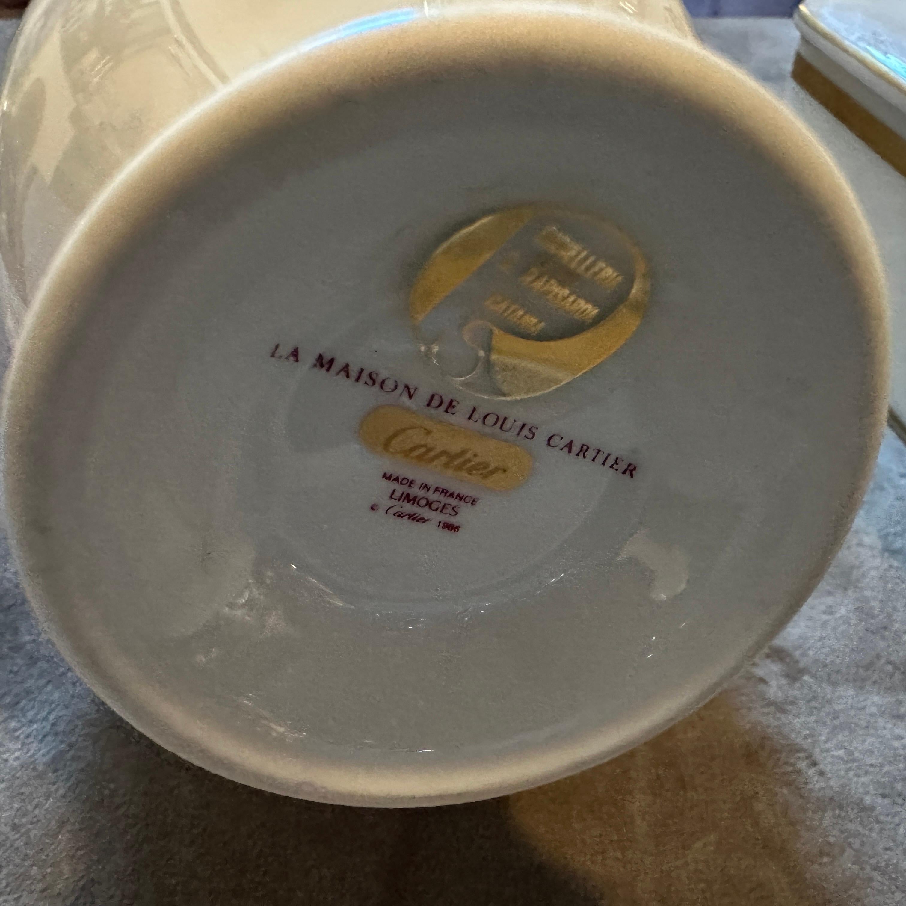 Français 1986 Vase et coffret de toilette en porcelaine de Limoges de style Art Déco  par Cartier Paris en vente