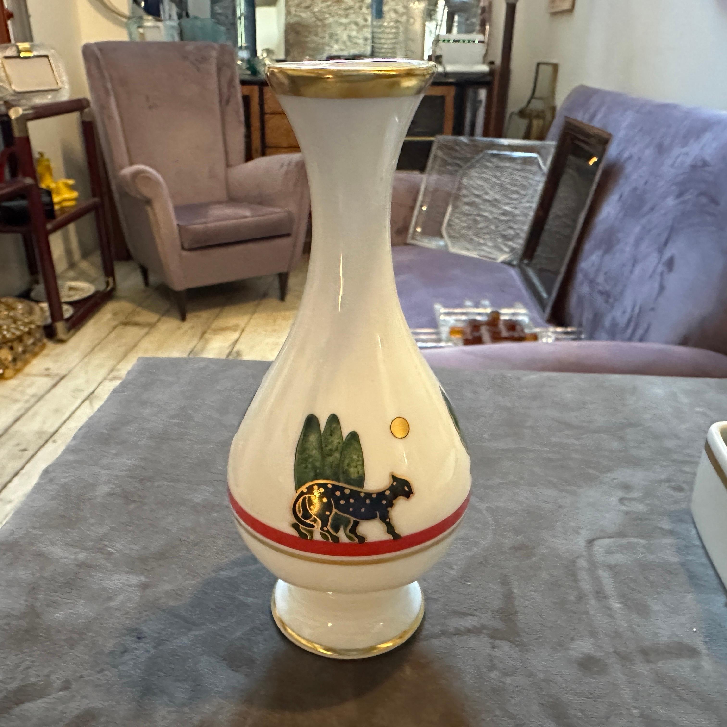 Peint à la main 1986 Vase et coffret de toilette en porcelaine de Limoges de style Art Déco  par Cartier Paris en vente