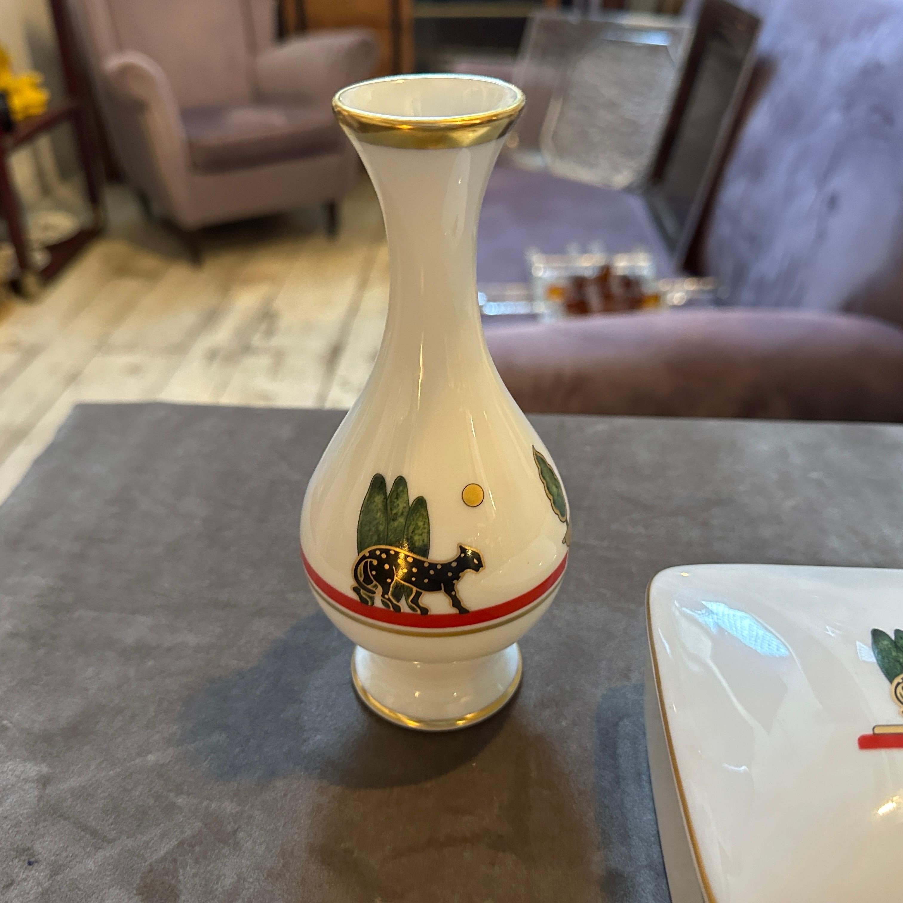 1986 Vase et coffret de toilette en porcelaine de Limoges de style Art Déco  par Cartier Paris Excellent état - En vente à Aci Castello, IT