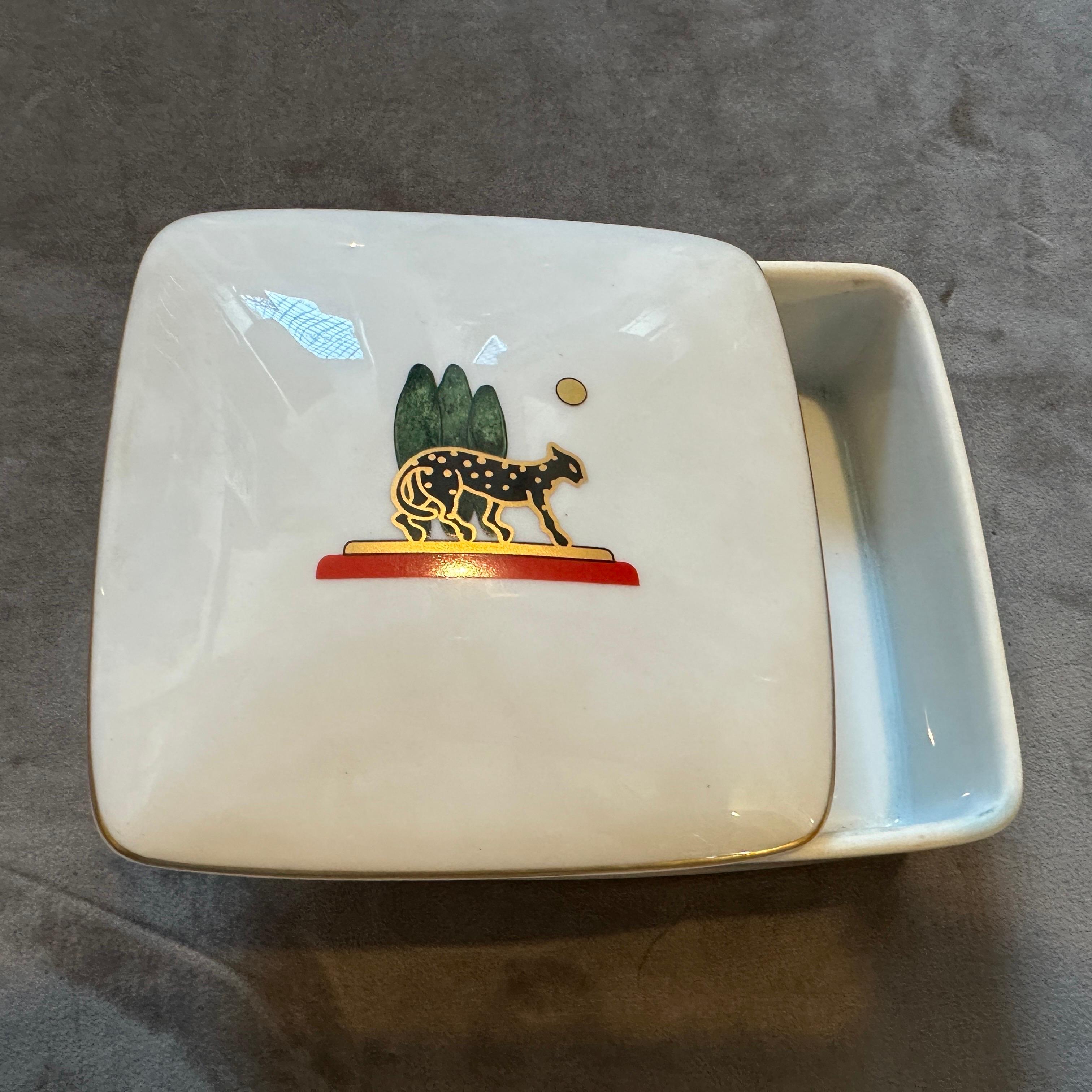 1986 Vase et coffret de toilette en porcelaine de Limoges de style Art Déco  par Cartier Paris en vente 1