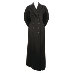 1986 AZZEDINE ALAIA schwarzer Woll-Gabardine RUNWAY-Mantel mit gesäumtem Rücken