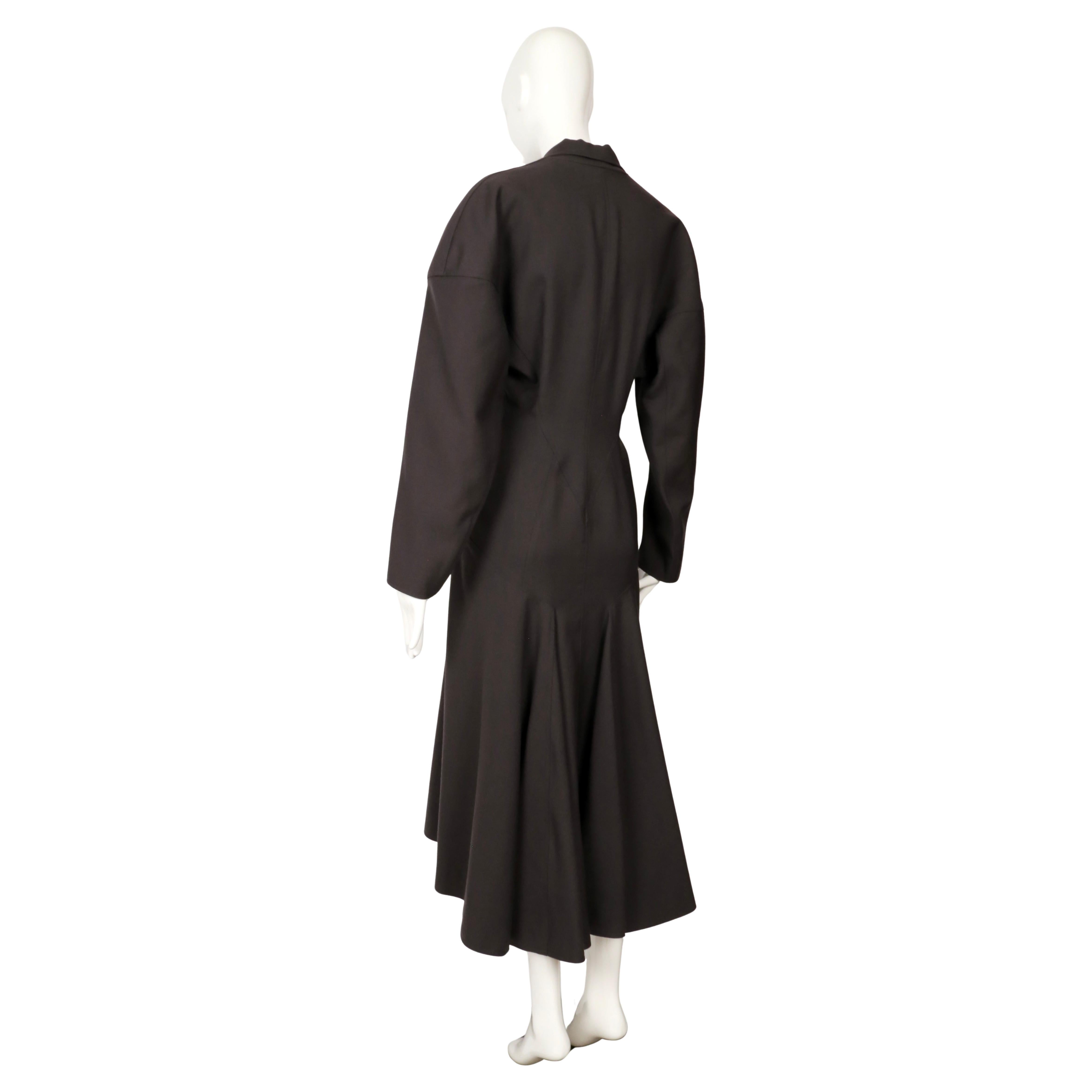 1986 AZZEDINE ALAIA cappotto RUNWAY in gabardine di lana color carbone con cuciture sul retro in vendita 5