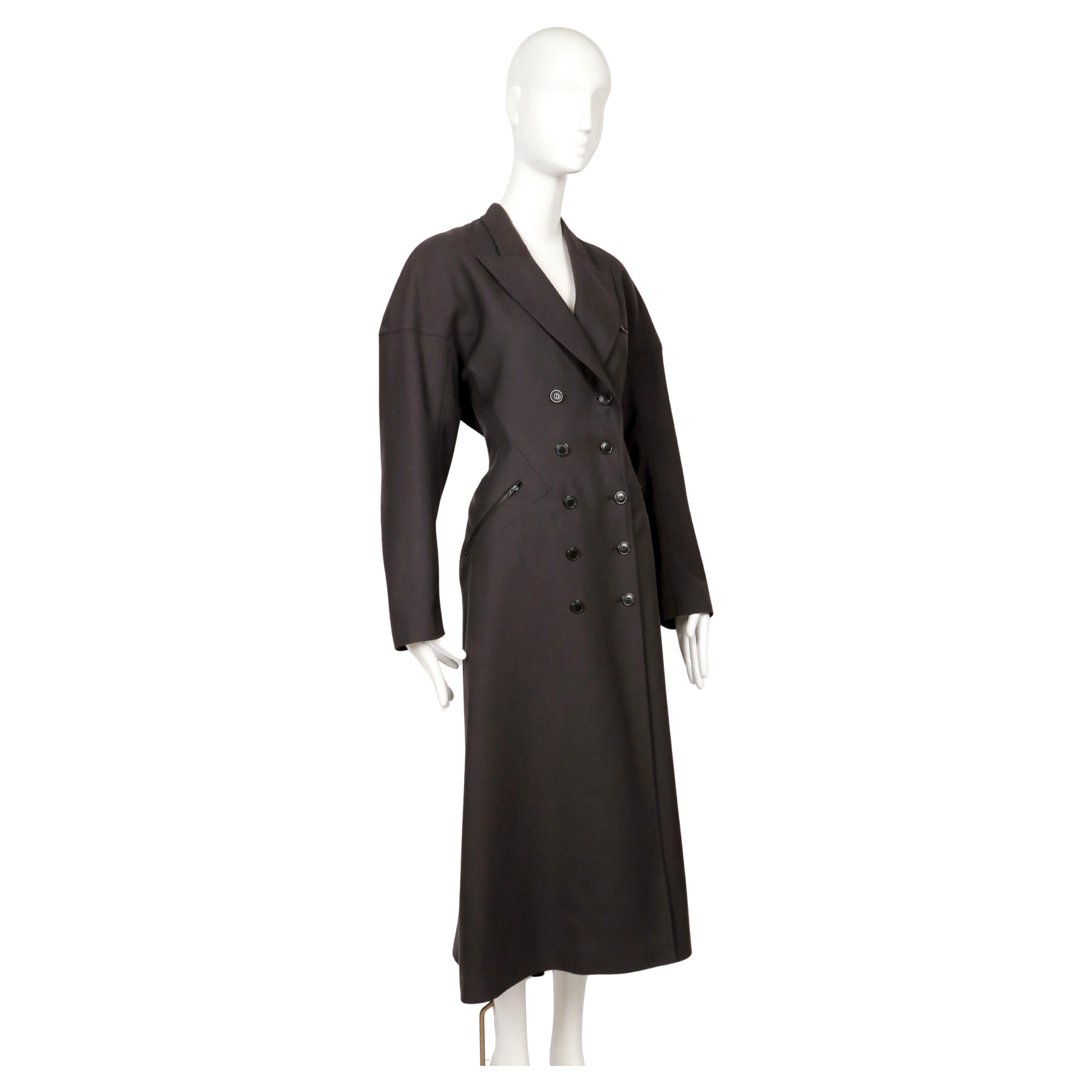 1986 AZZEDINE ALAIA cappotto RUNWAY in gabardine di lana color carbone con cuciture sul retro In condizioni buone in vendita a San Fransisco, CA