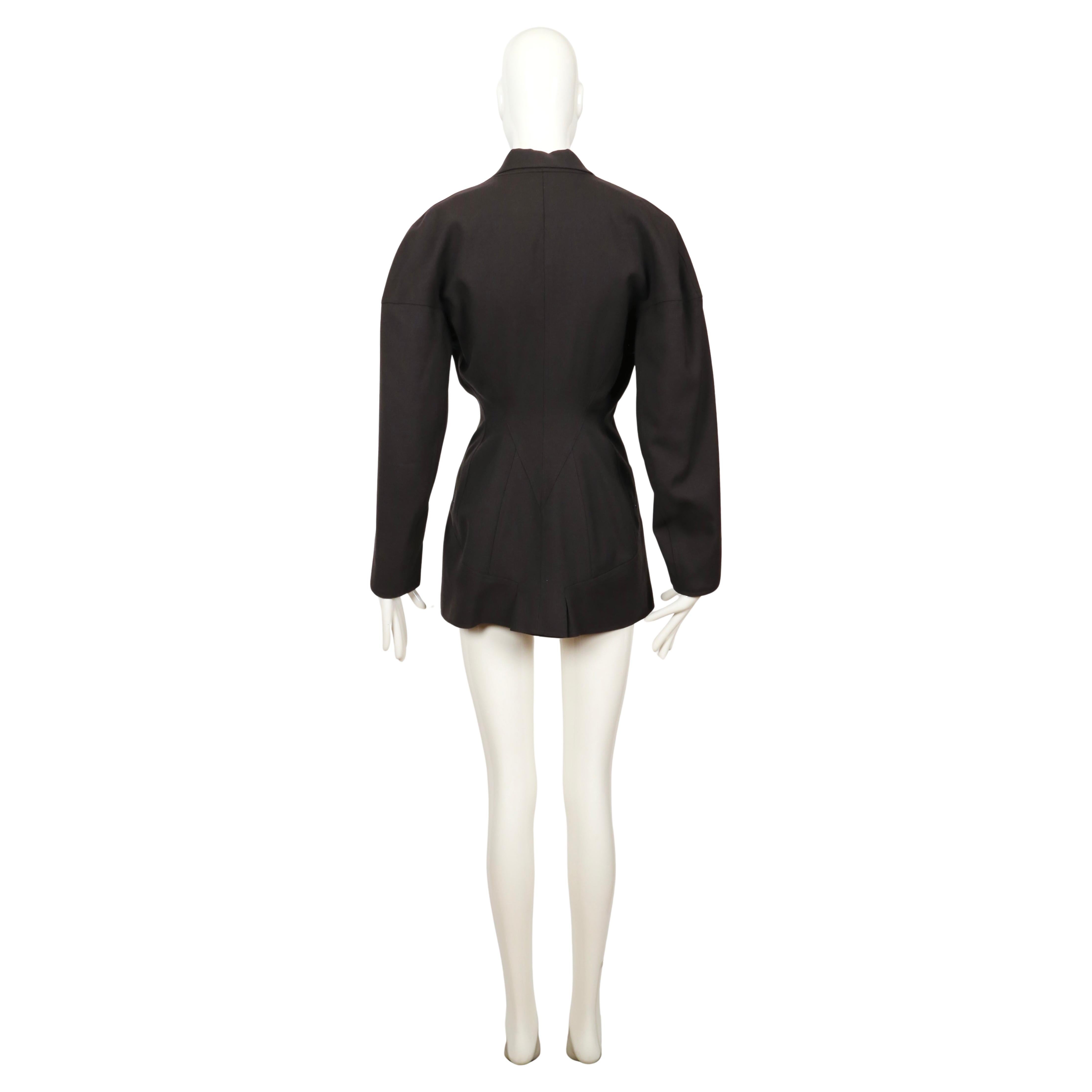 1986 AZZEDINE ALAIA giacca RUNWAY in gabardine di lana color carbone con cuciture sul retro in vendita 4