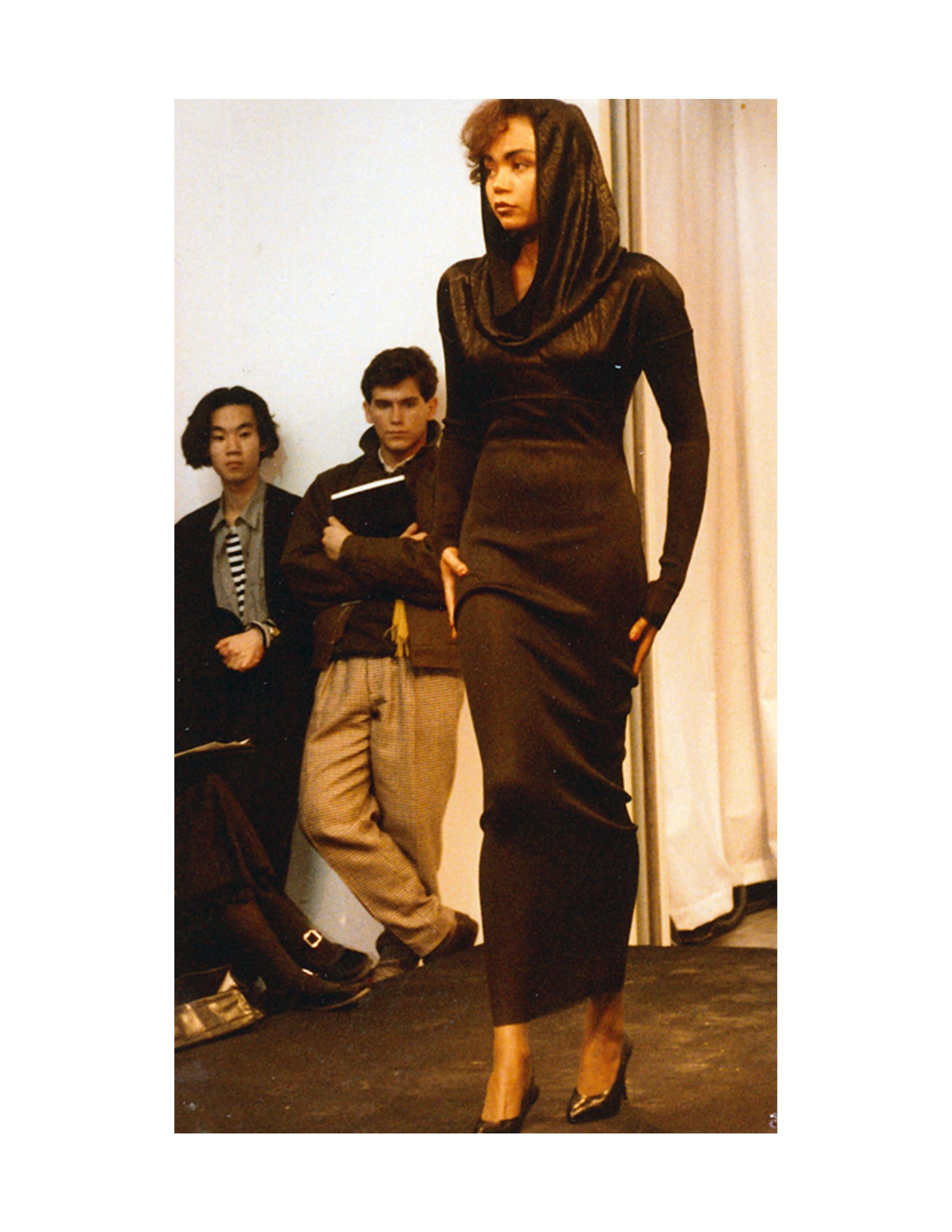 1986 AZZEDINE ALAIA iconic hooded RUNWAY dress For Sale 7
