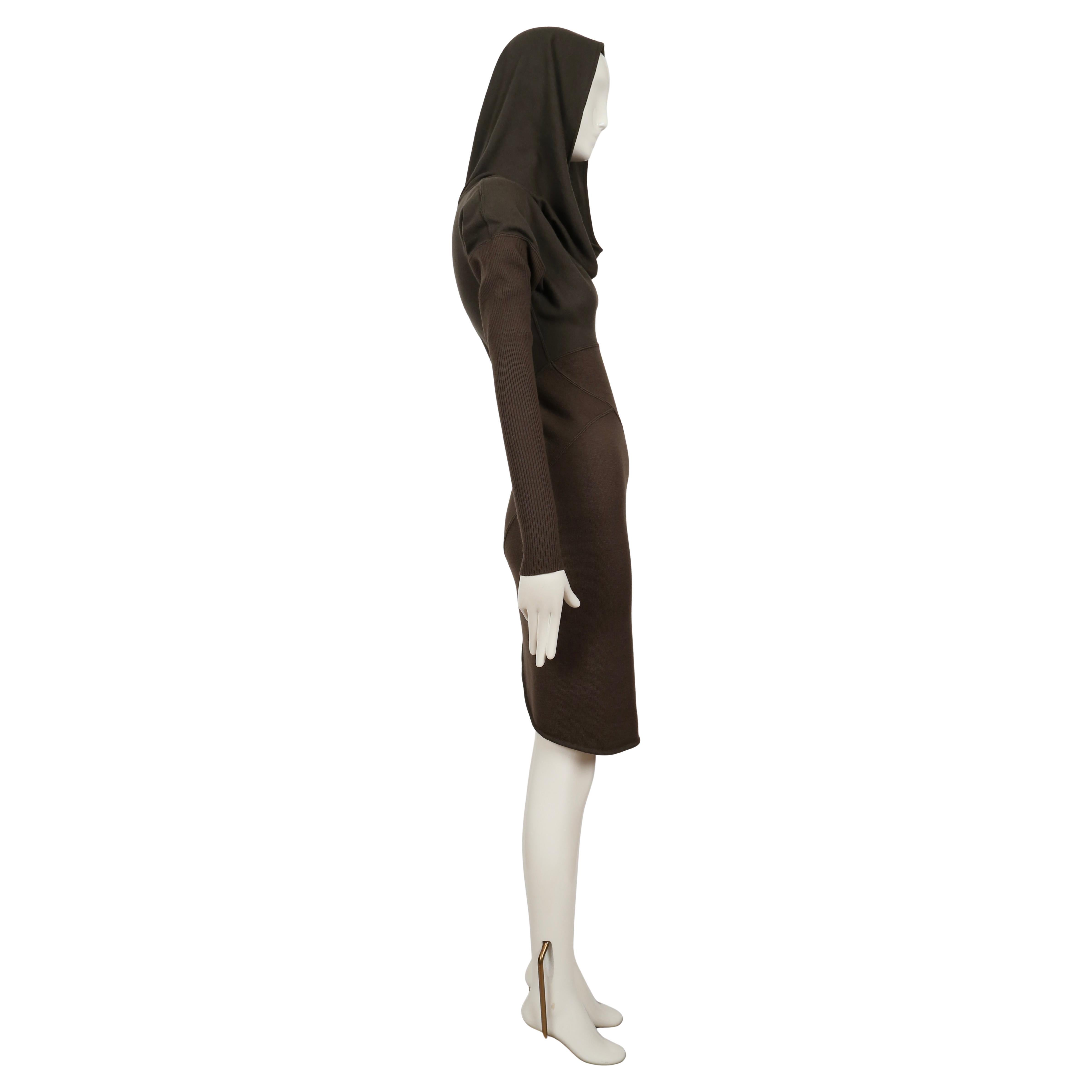 1986 AZZEDINE ALAIA iconic hooded RUNWAY dress In Good Condition For Sale In San Fransisco, CA