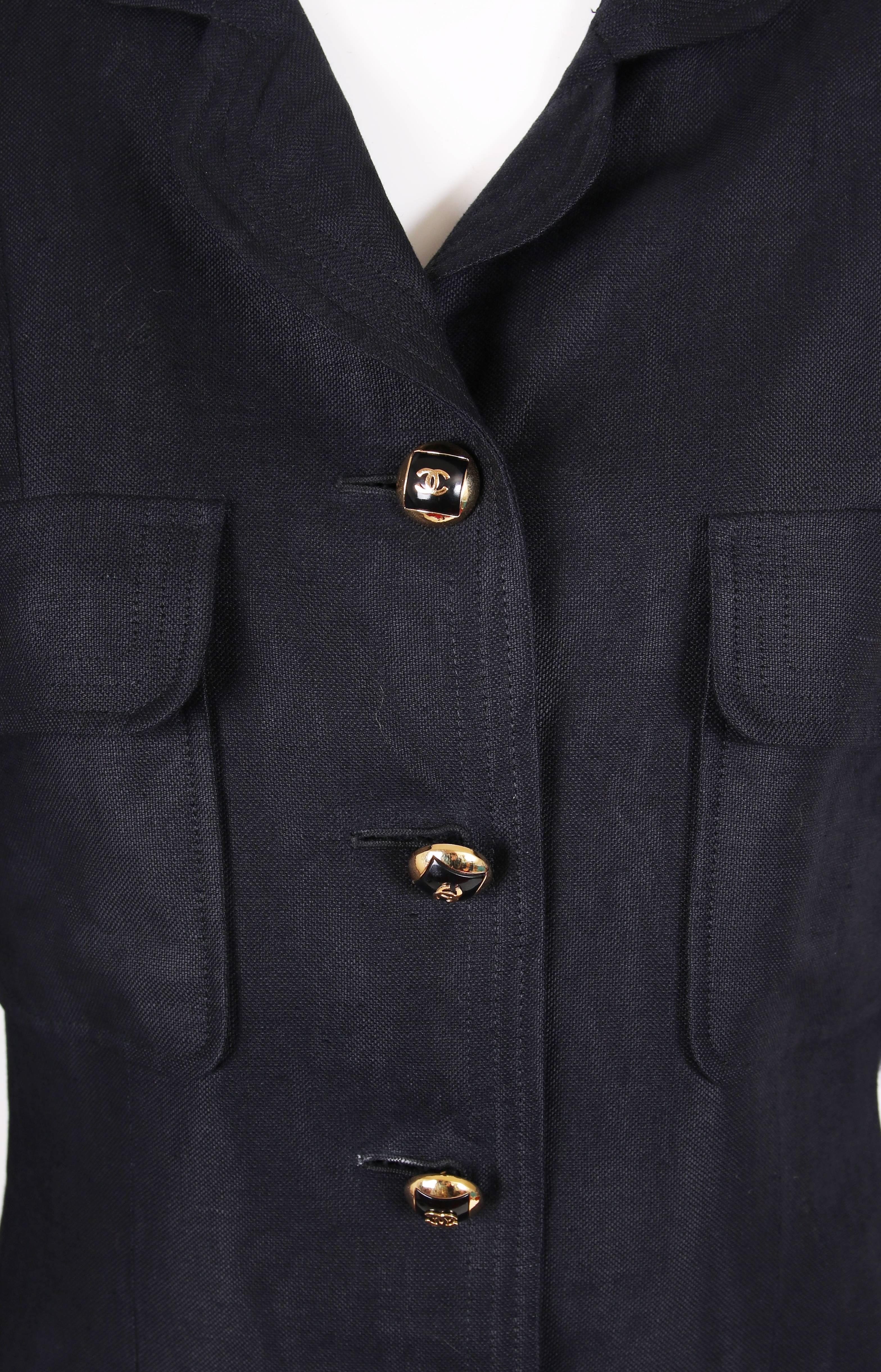 Women's 1986 Chanel Black Linen Blazer Jacket w/Black & Gold CC Logo Buttons