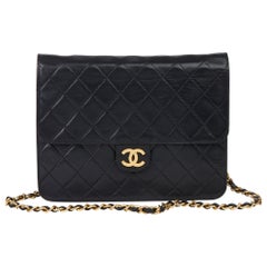 chanel 1986 - Petit sac classique classique à rabat en cuir d'agneau noir matelassé