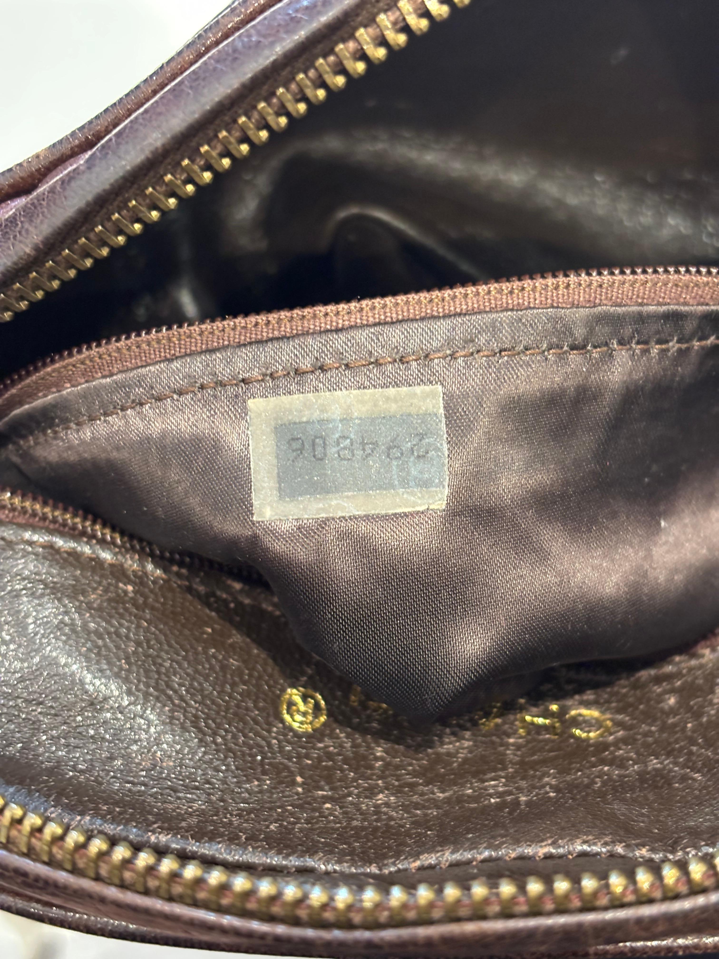 Chanel marrón chocolate 1986 con bandolera/cuerpo cruzado con cadena y COA en venta 1