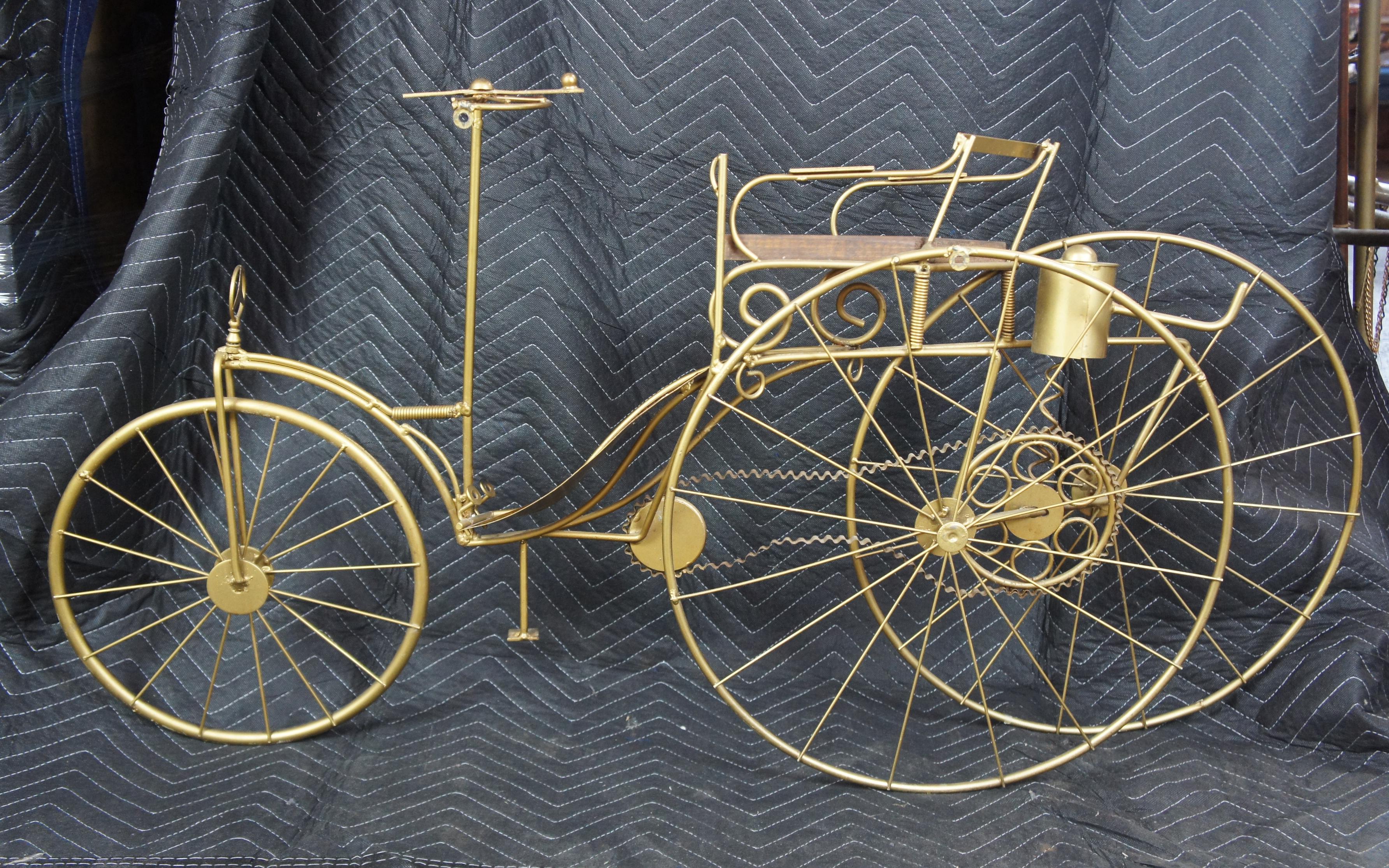Sculpture de bicyclette Mercedes en laiton moderne du milieu du siècle dernier Curtis Jere Karl Benz, 1986 en vente 2