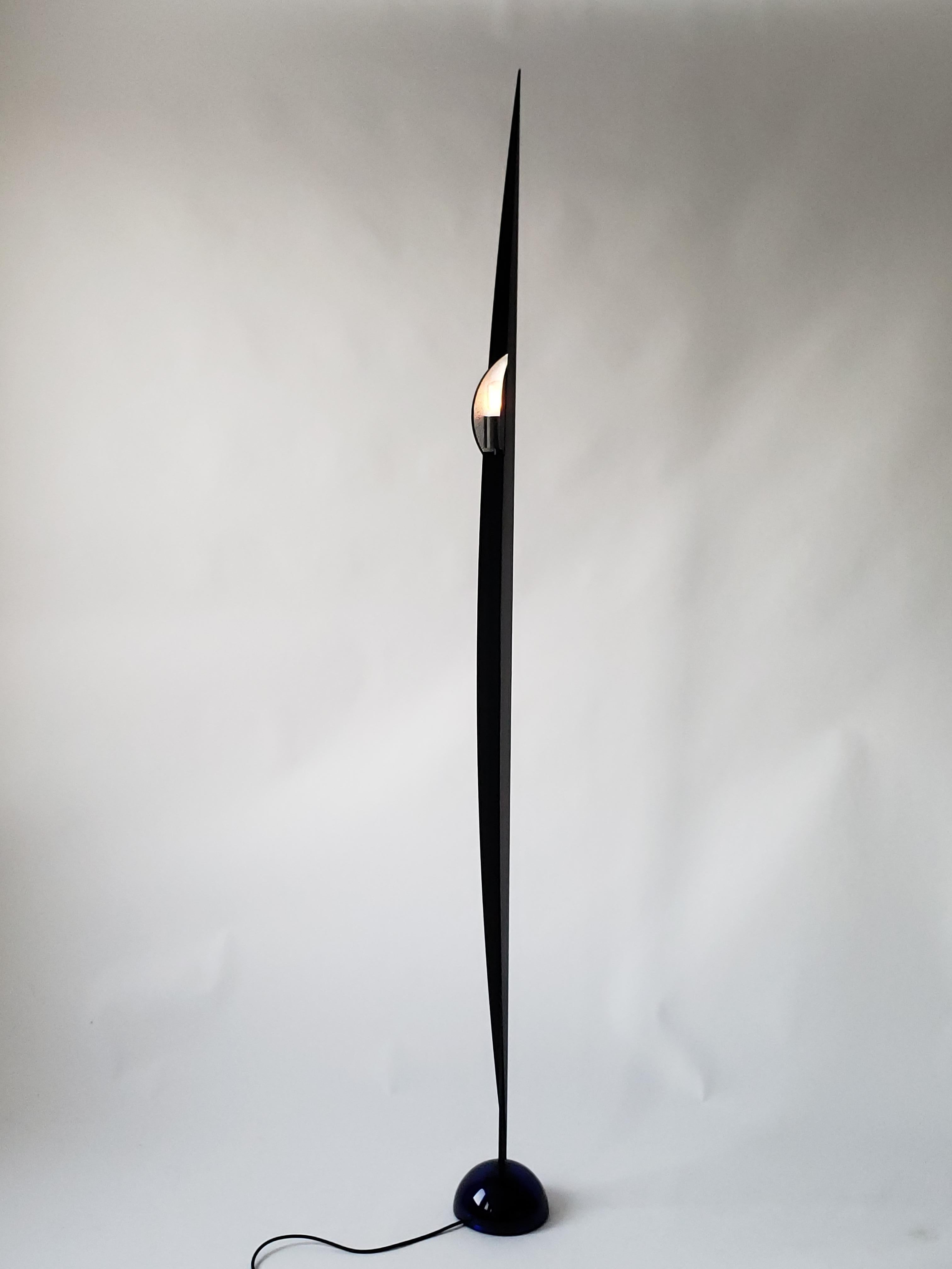 1986 Gilles Derain 'Flamme' Halogen-Stehleuchte, Lumen Center, Italien (Pulverbeschichtet) im Angebot