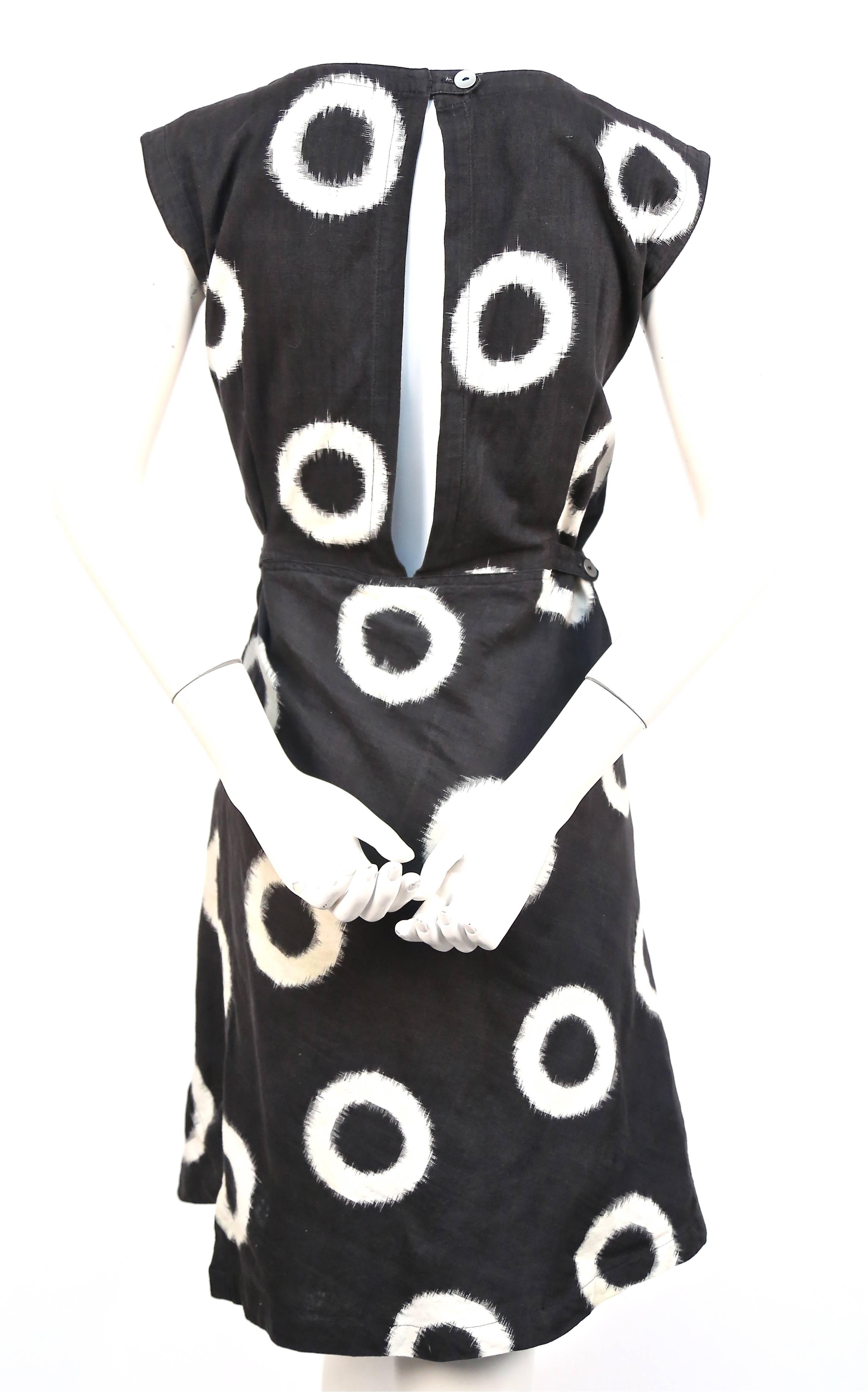 1986 ISSEY MIYAKE black circular Ikat woven cotton RUNWAY day dress In Good Condition For Sale In San Fransisco, CA