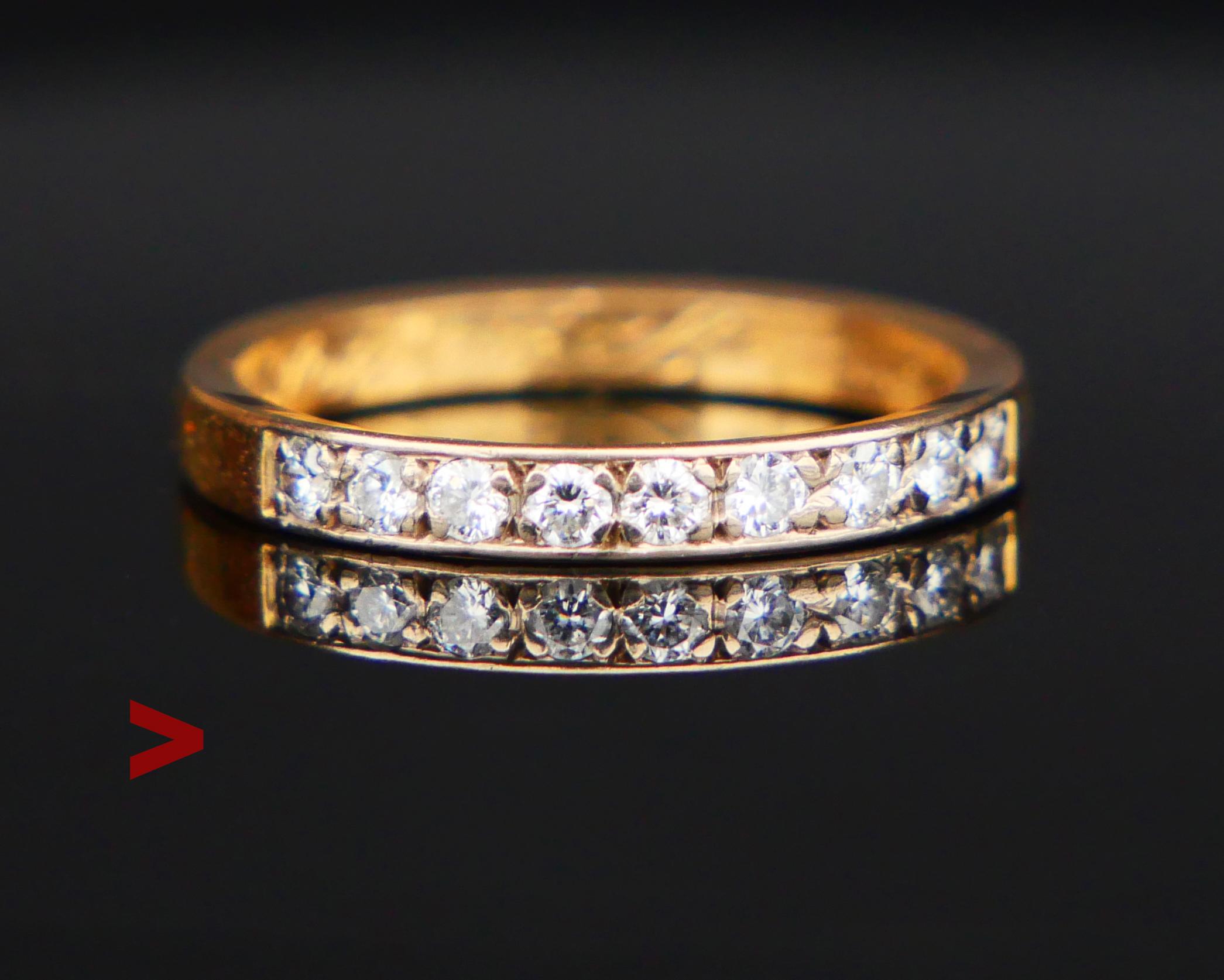Alianza nórdica Alianza nupcial en oro macizo de 18 quilates con carril en oro blanco o platino para 9 diamantes talla pave engastados Ø 1,8 mm / ca 0,025ct. c/u. Color ca. F,G / VS . Todas las piedras tienen la parte posterior abierta y brillan