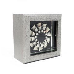Horloge de bureau postmoderne de Douglas Chalk pour Clever Clocks, 1986