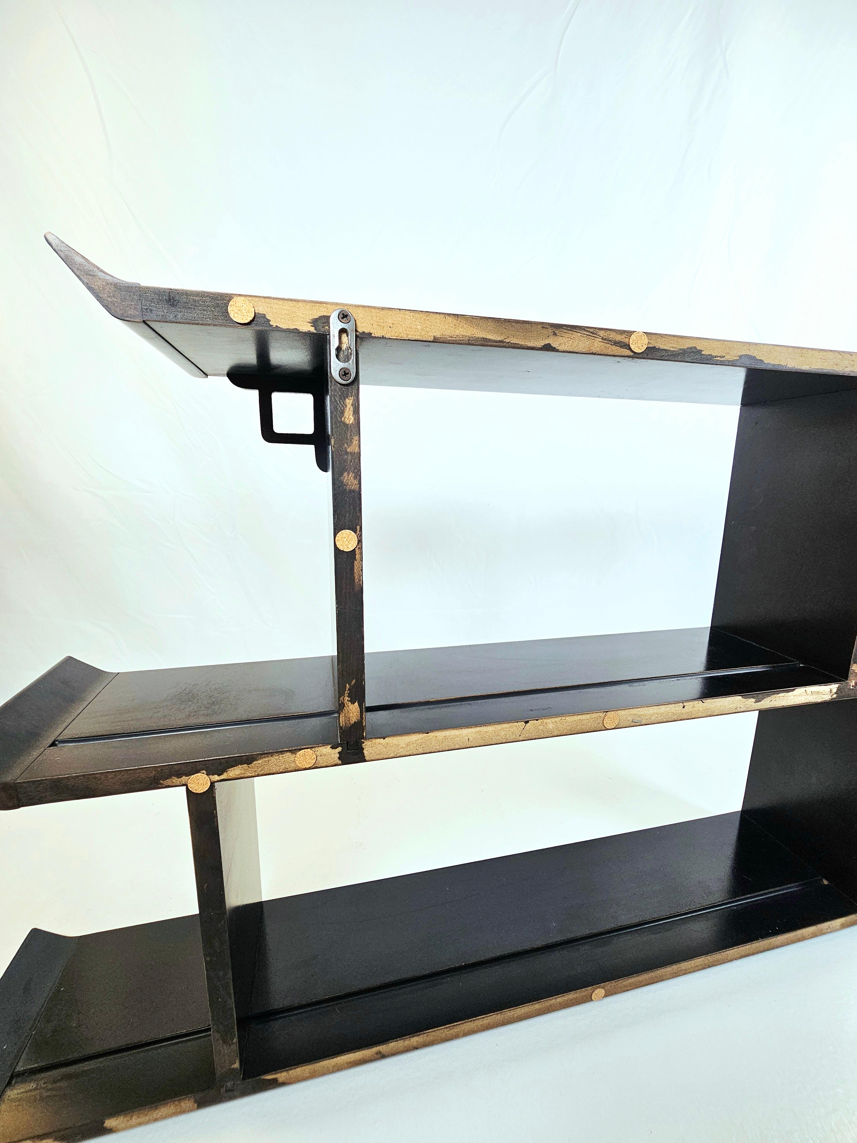 1986 Raymond K Sabota Century Furniture Estantería colgante Chin Hua en venta 8