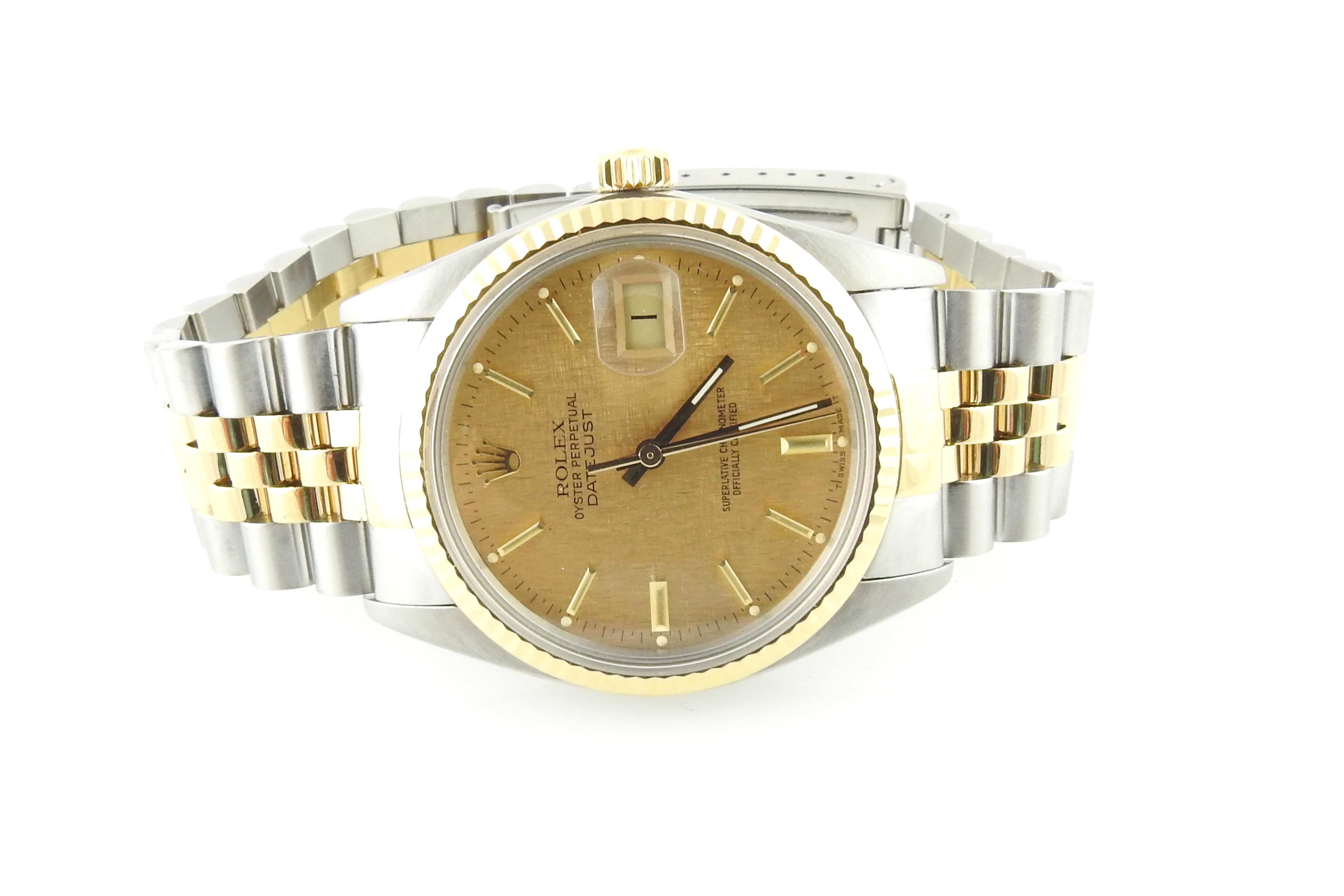 1986 Rolex Datejust Herrenuhr

Modell: 16013
Seriennummer: 8922691

Diese Vintage Herren-Rolex ist in Edelstahl und 18K Gelbgold

Gold Leinen Zifferblatt mit Gold Stick Marker

36mm Zifferblatt

Automatikwerk

zwei Ton Jubiläumsband

Einige leichte
