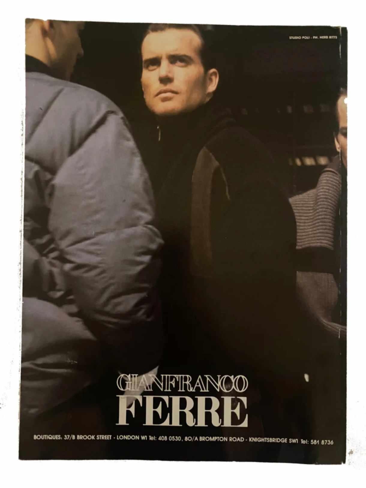 1986 Rivista britannica VOGUE di Saul Leiter in vendita 1