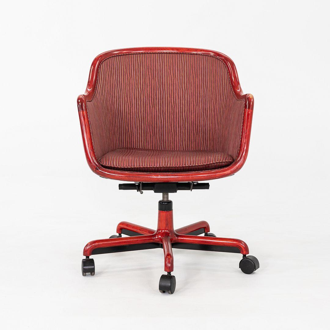 Chaise de bureau de Ward Bennett pour Brickel Associates en tissu rouge, 1986 Bon état - En vente à Philadelphia, PA
