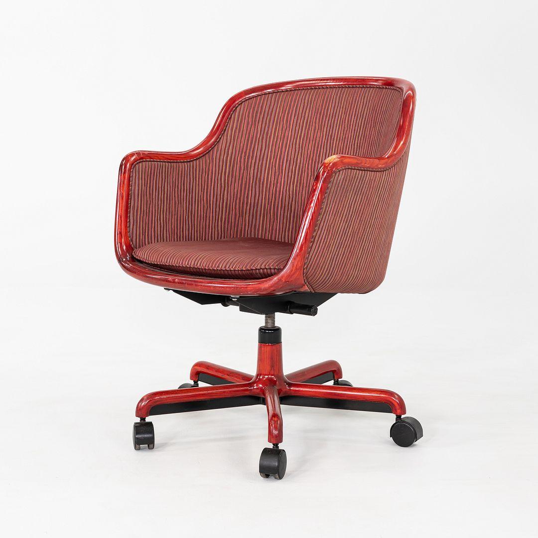 Fin du 20e siècle Chaise de bureau de Ward Bennett pour Brickel Associates en tissu rouge, 1986 en vente