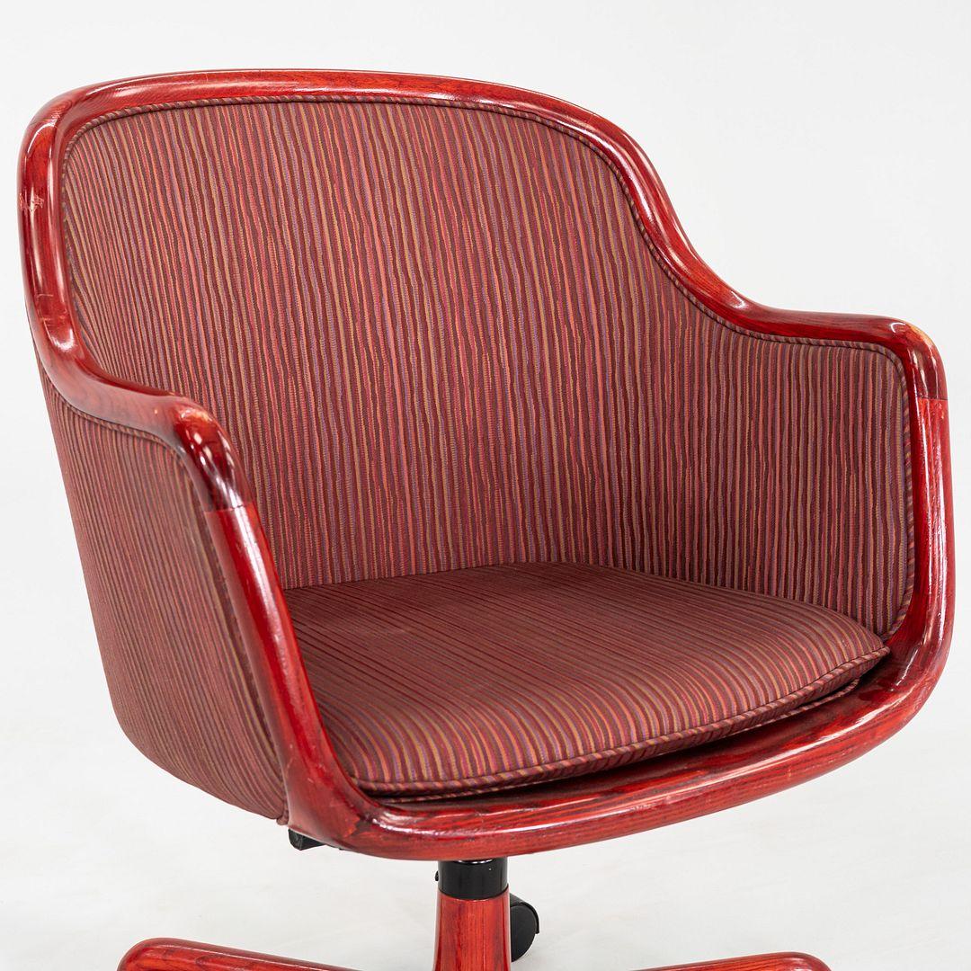 Chaise de bureau de Ward Bennett pour Brickel Associates en tissu rouge, 1986 en vente 2
