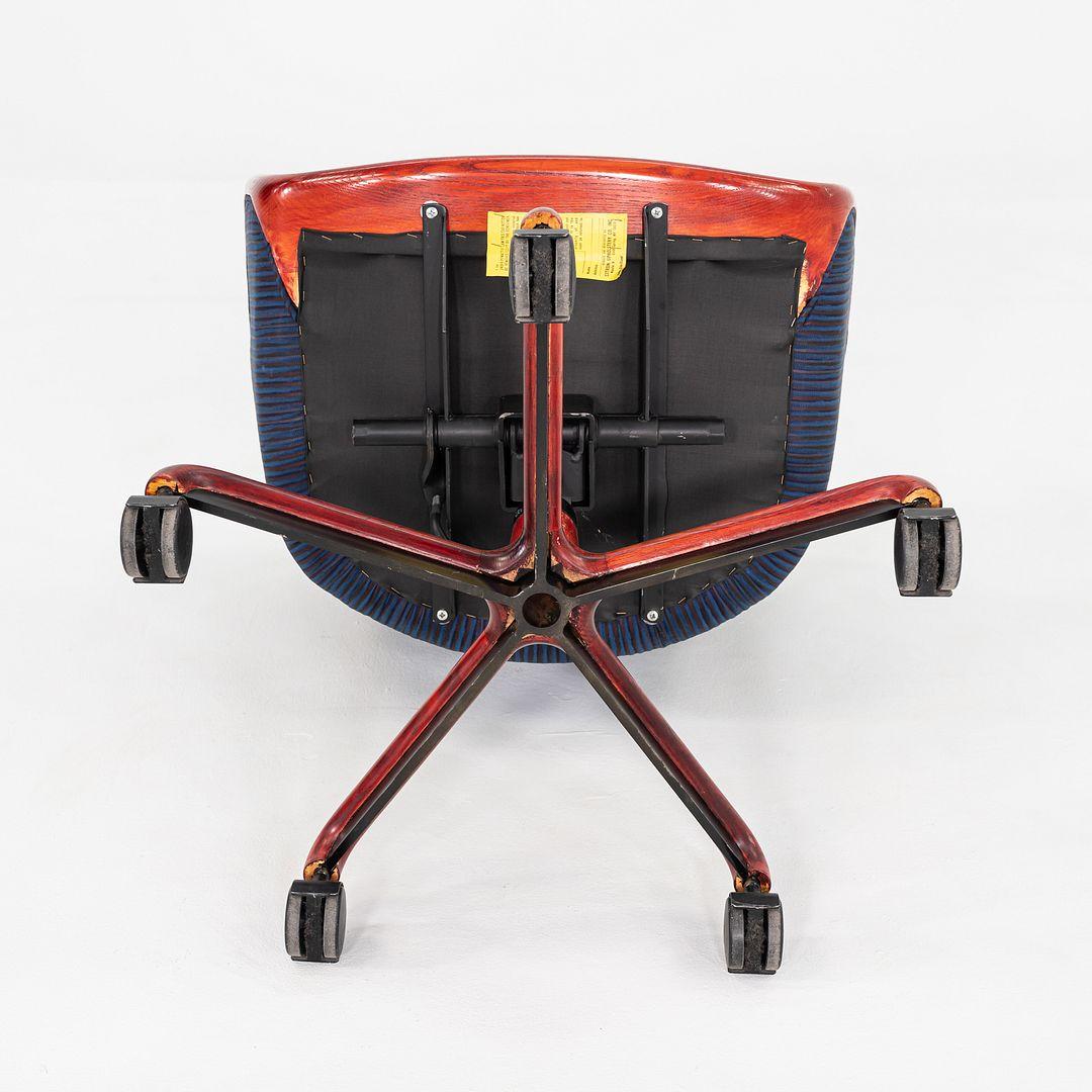 1986 The Bennetts for Brickel Associates Executive Office Chair in with Fabric (Chaise de bureau avec tissu) en vente 4
