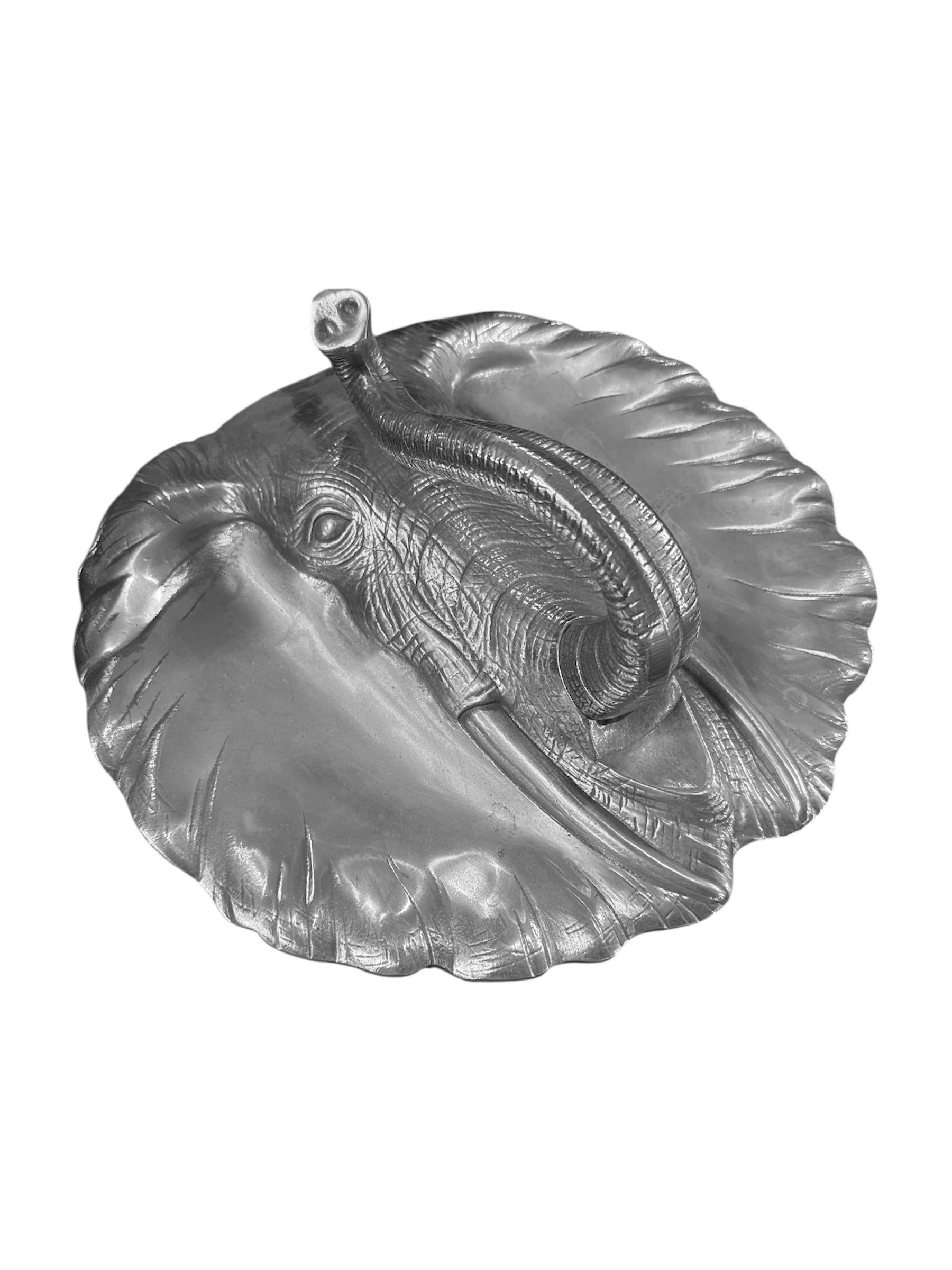 20ième siècle 1987 Arthur Court Plat à éléphant en vente