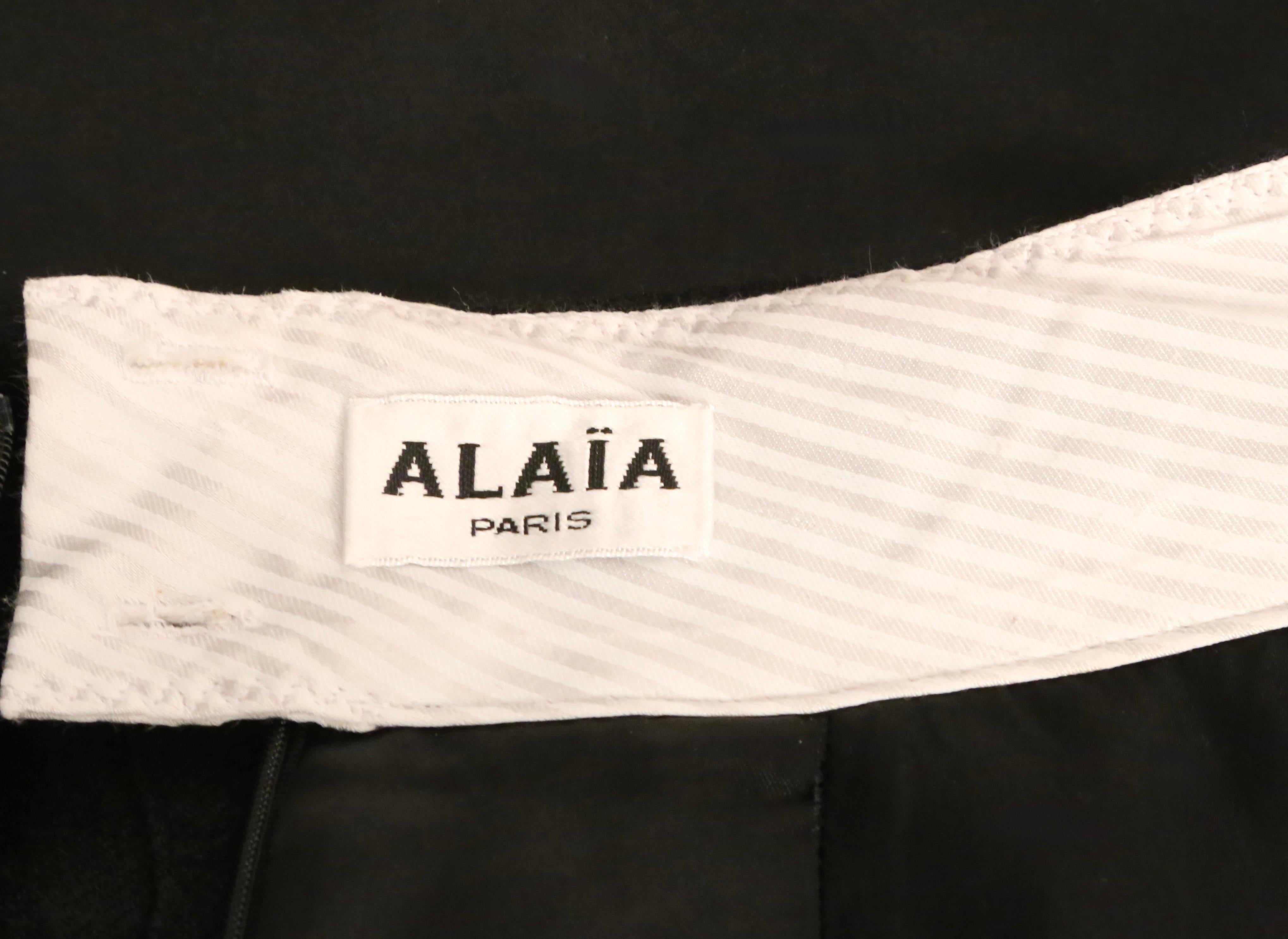 1987 AZZEDINE ALAIA black worsted gabardine wool RUNWAY skirt with seams en vente 3