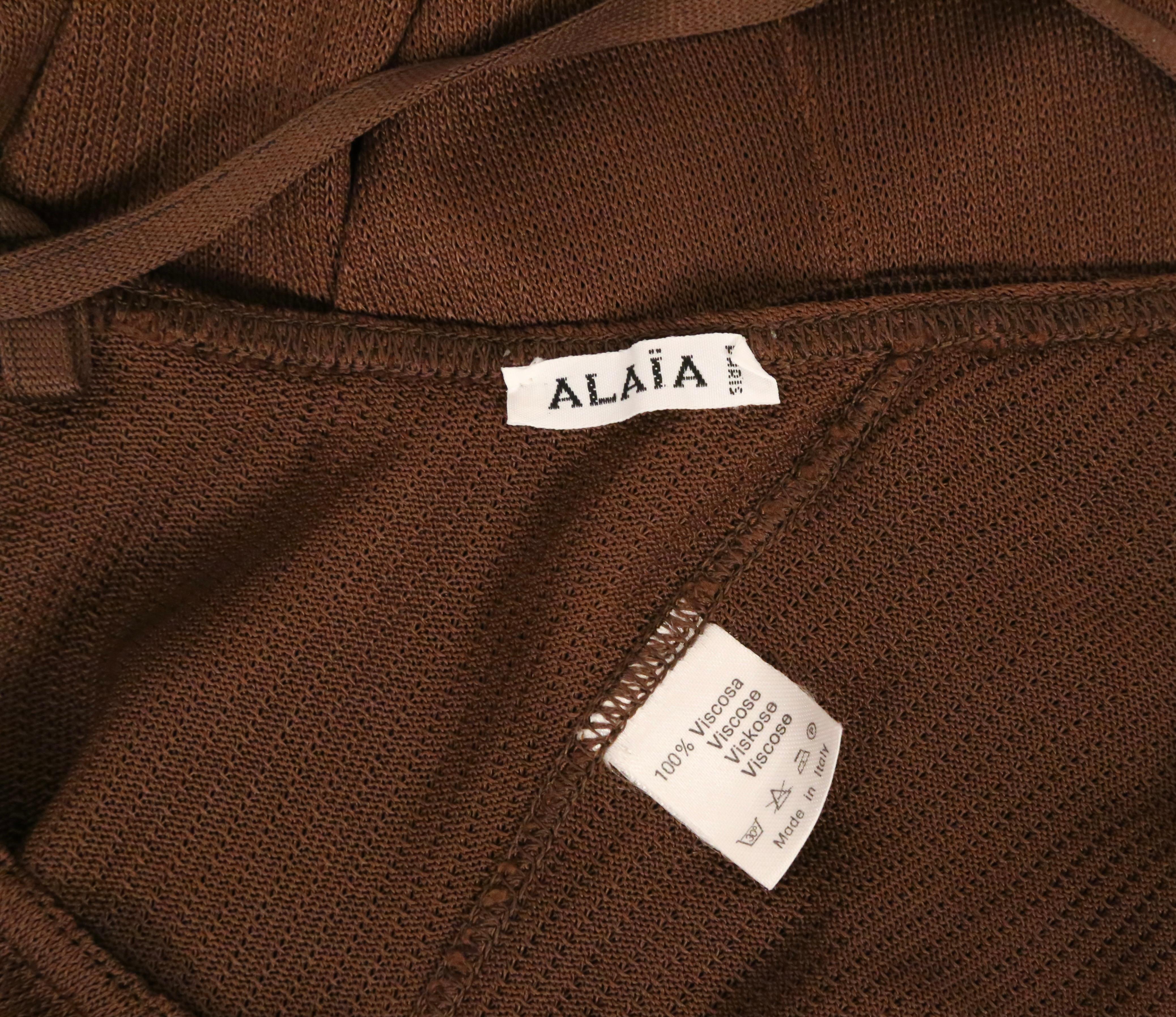 1987 AZZEDINE ALAIA RUNWAY Vestido de pasarela marrón semitransparente 10