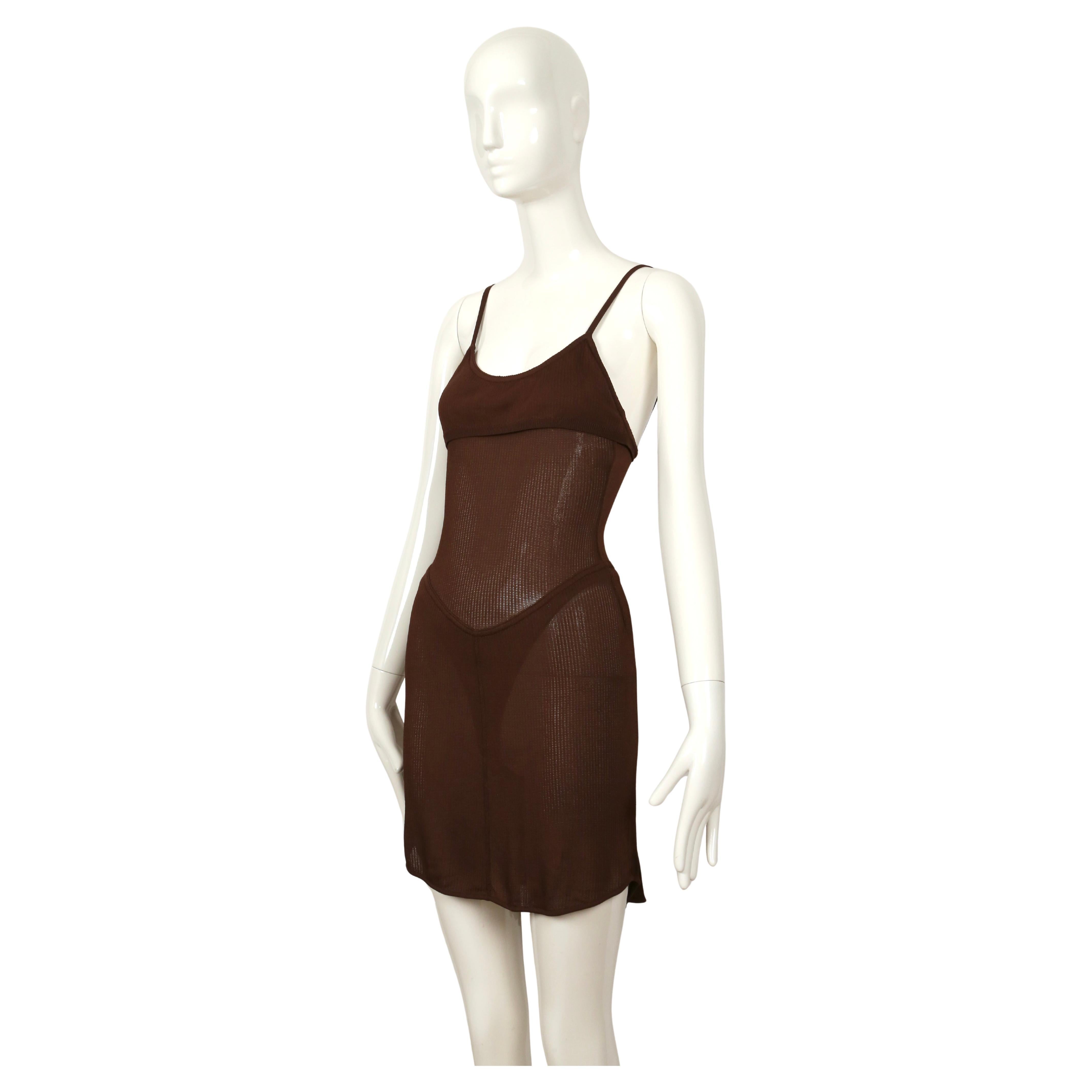 1987 AZZEDINE ALAIA RUNWAY Vestido de pasarela marrón semitransparente Beige