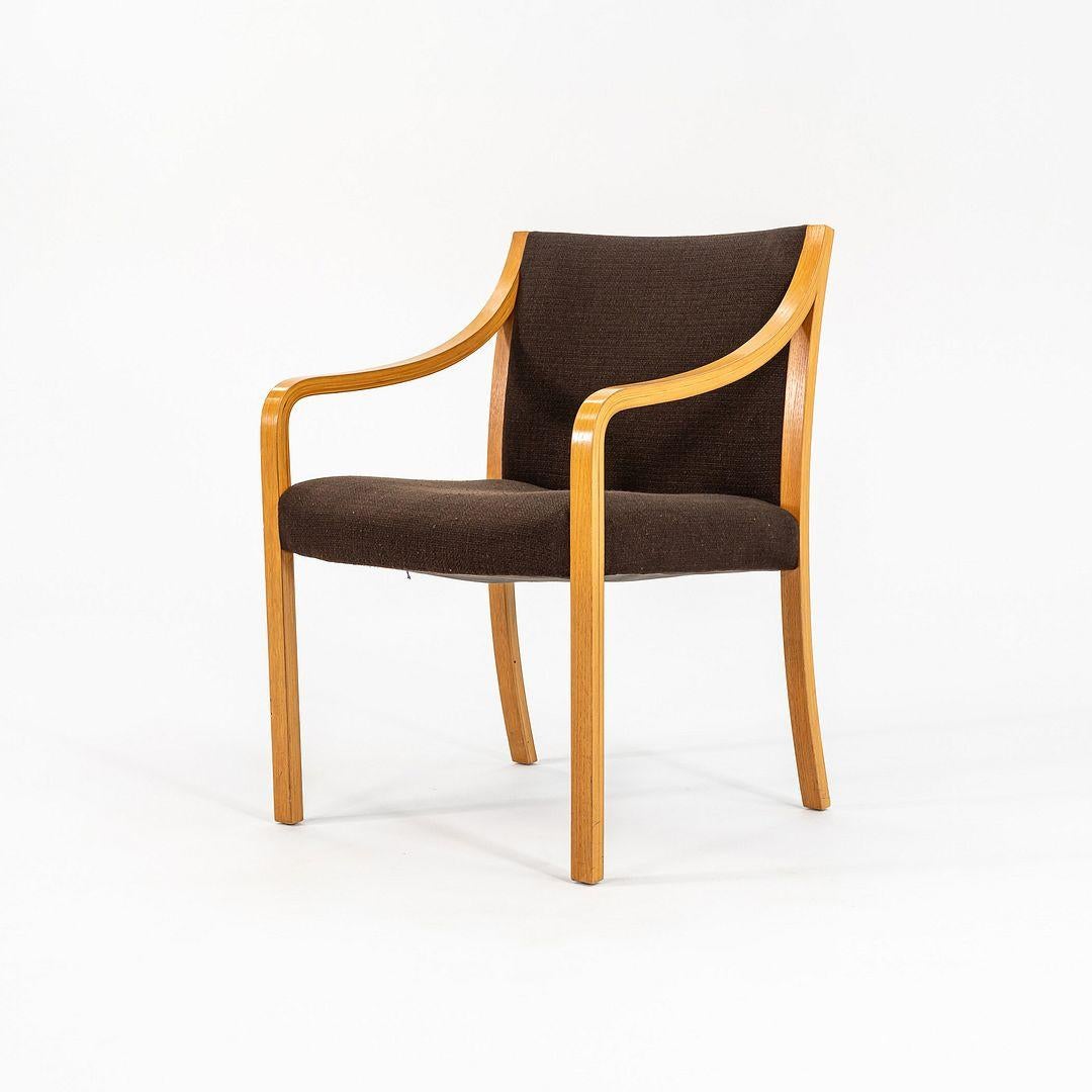 1987 Bert England per Stow & Davis England Sedia da pranzo con imbottitura marrone in vendita 4