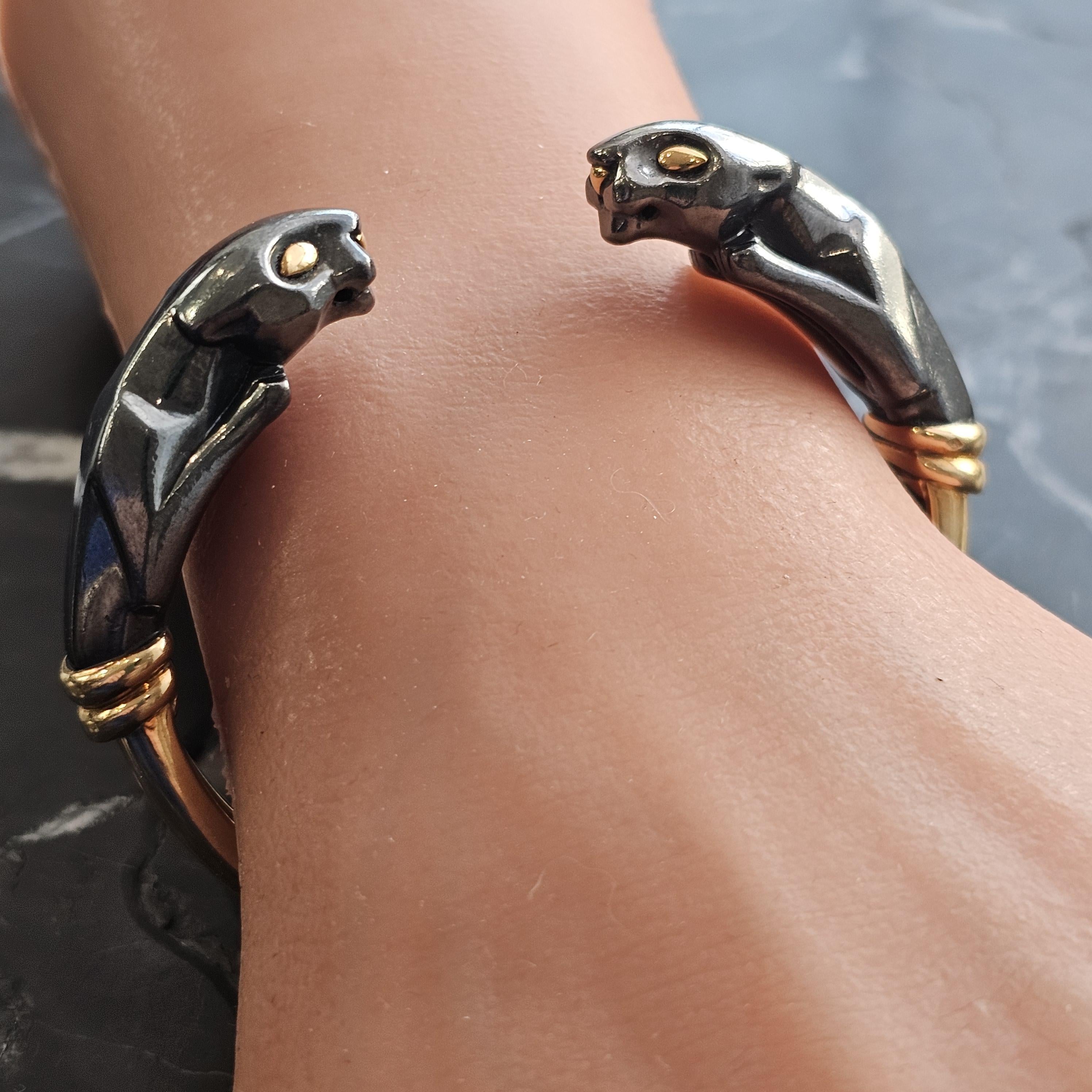 1987 Cartier 18k Gelbgold Silberium Double Panthere Manschettenarmband Zertifikat im Zustand „Gut“ im Angebot in Northbrook, IL