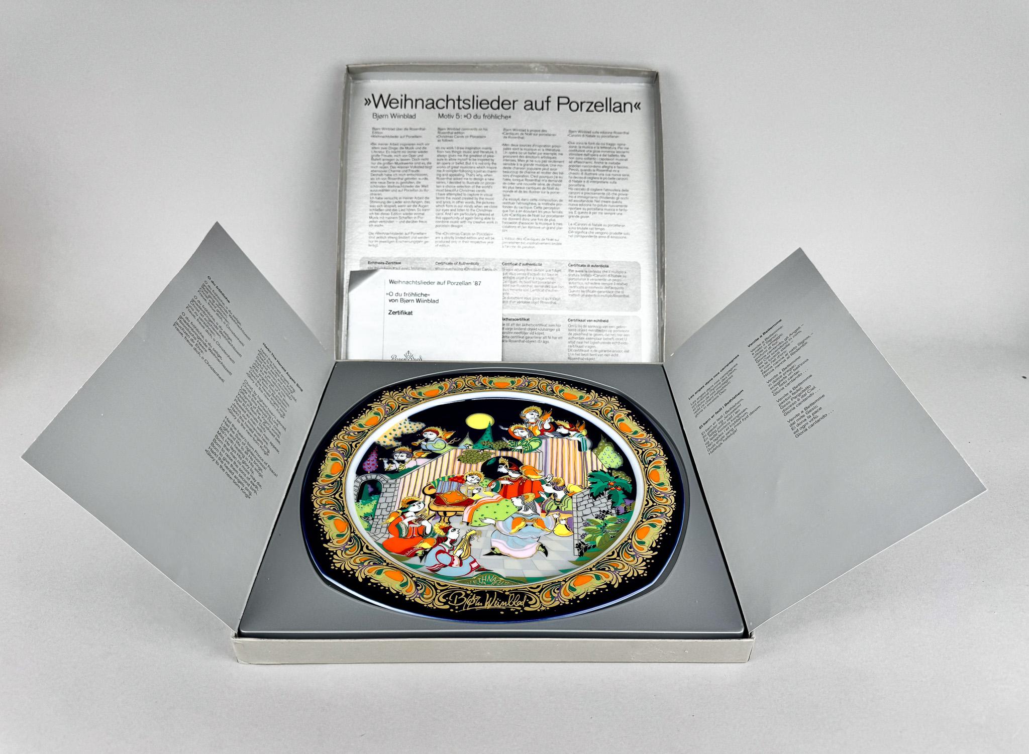 1987 Christmas Rosenthal Porcelain Plate by by Bjorn Wiinblad in Original Box For Sale 2