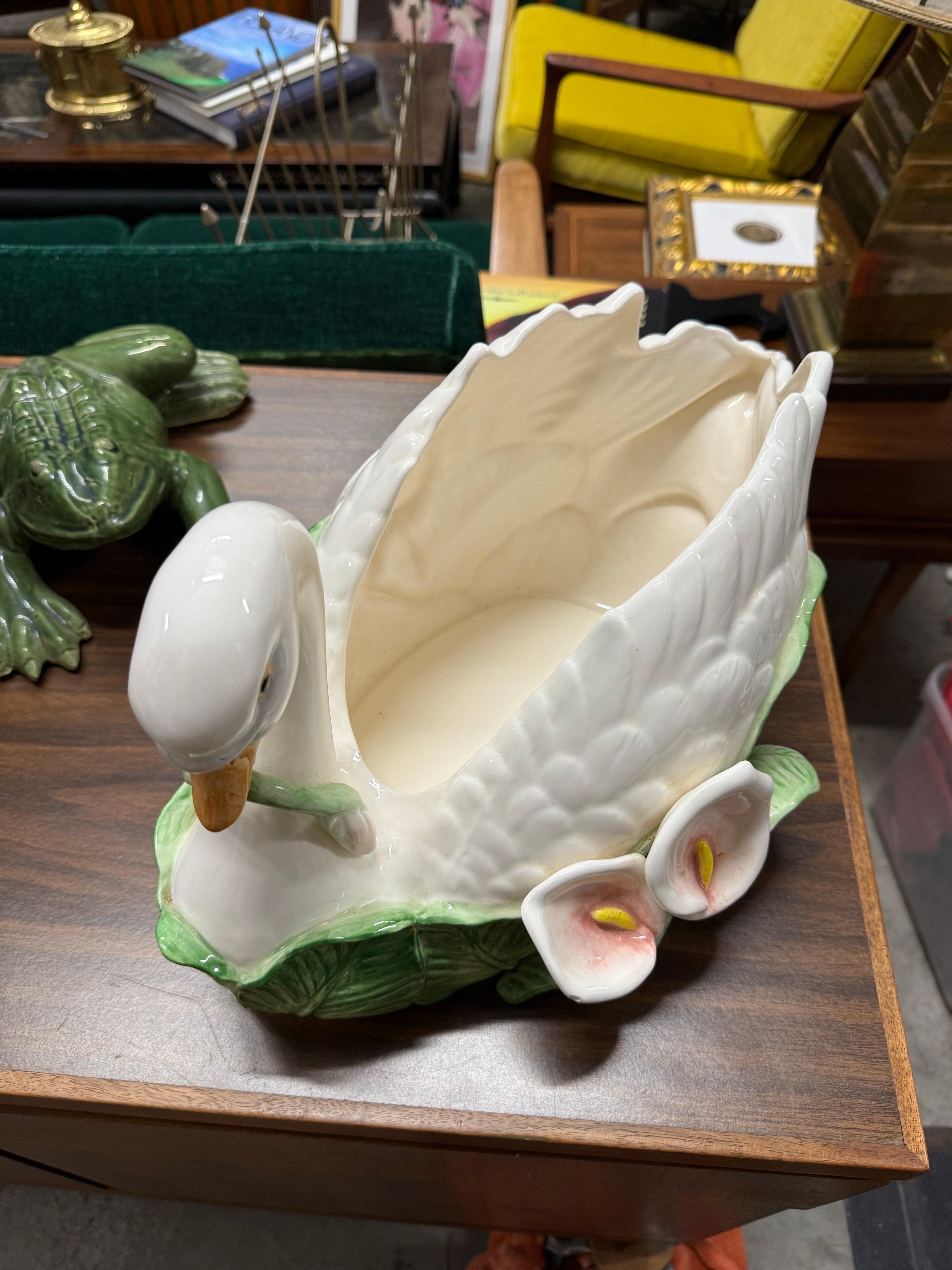 Unknown 1987 Fitz and Floyd Ceramic Swan Planter or Centerpiece Bowl For Sale