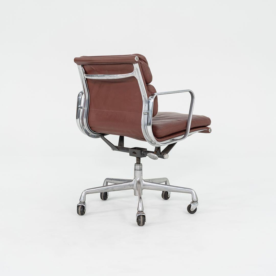 1987 Herman Miller Eames Soft Pad Management Desk Chair in Burgundy Leather In Good Condition In Philadelphia, PA
