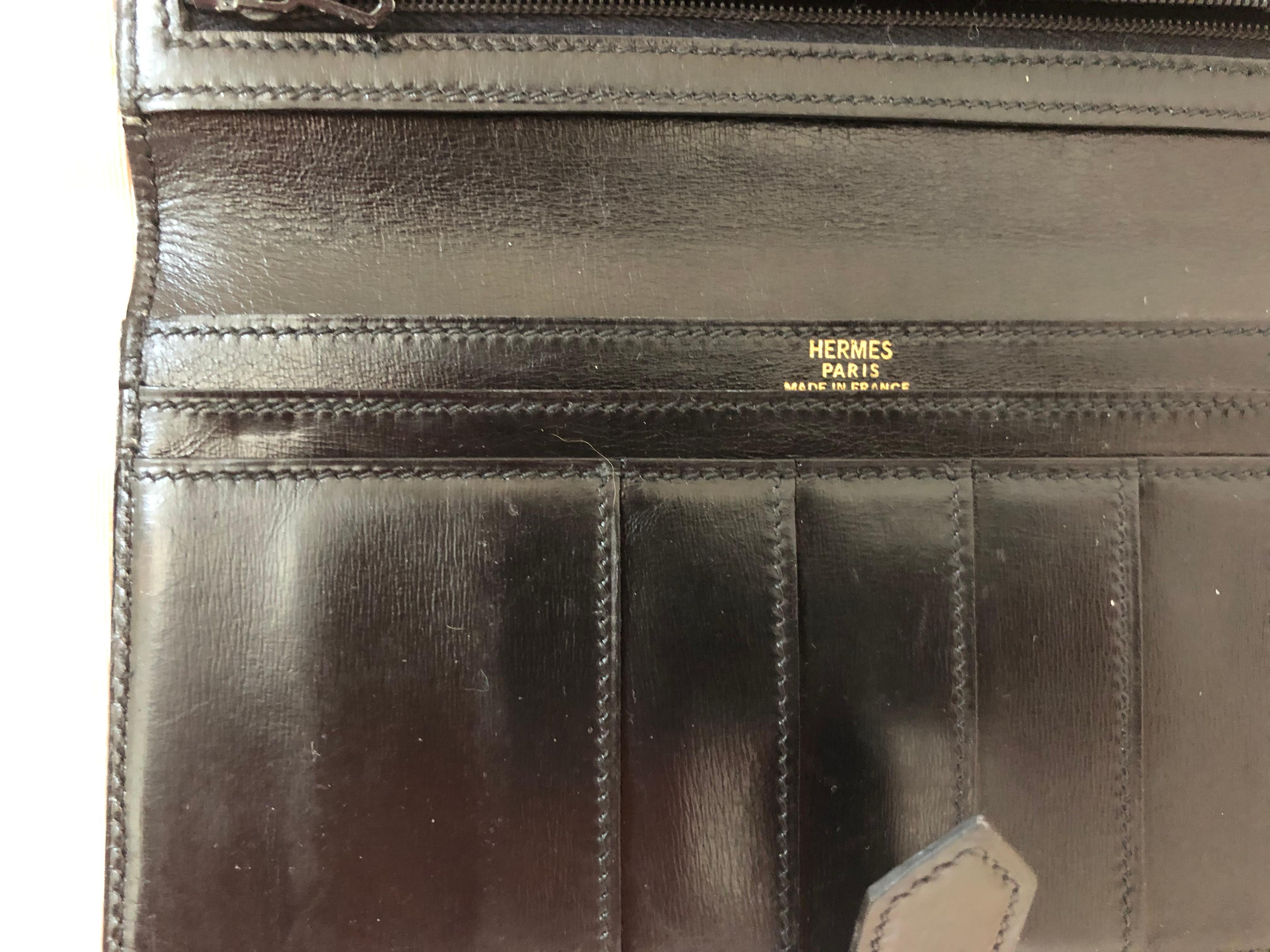 Women's or Men's 1987 Hermes Bearn Wallet in Smooth Leather and Gold Hardware