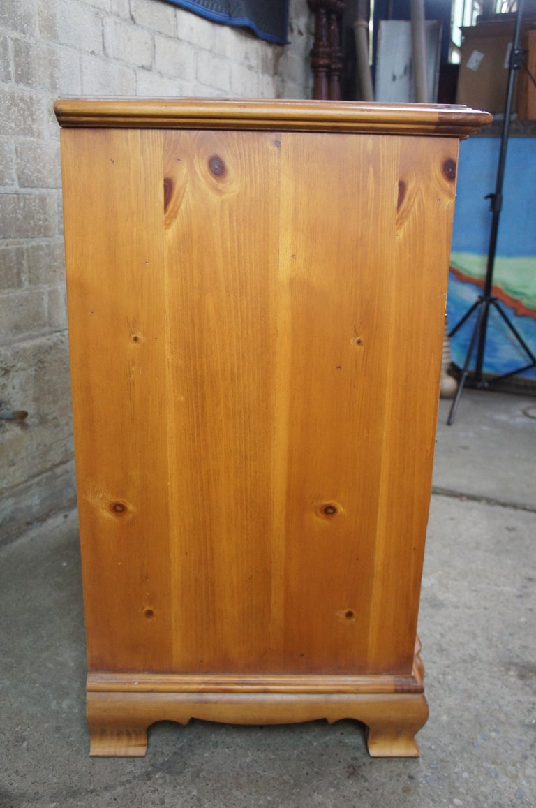 1987 Lane Furniture Chippendale Pine Goddard Block Front Bachelors