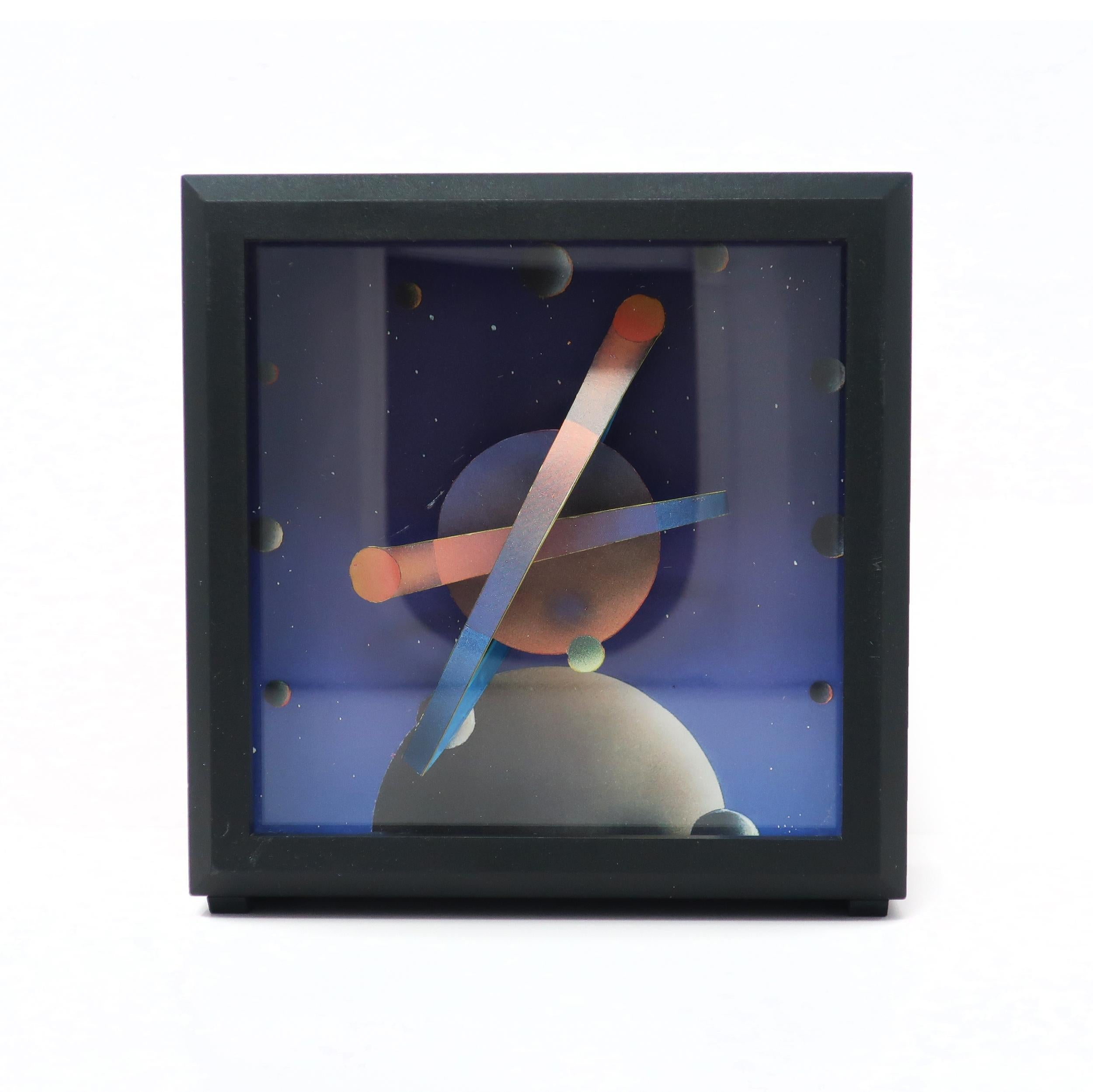 Verre Horloge de bureau postmoderne de Douglas Chalk pour Clever Clocks, 1987