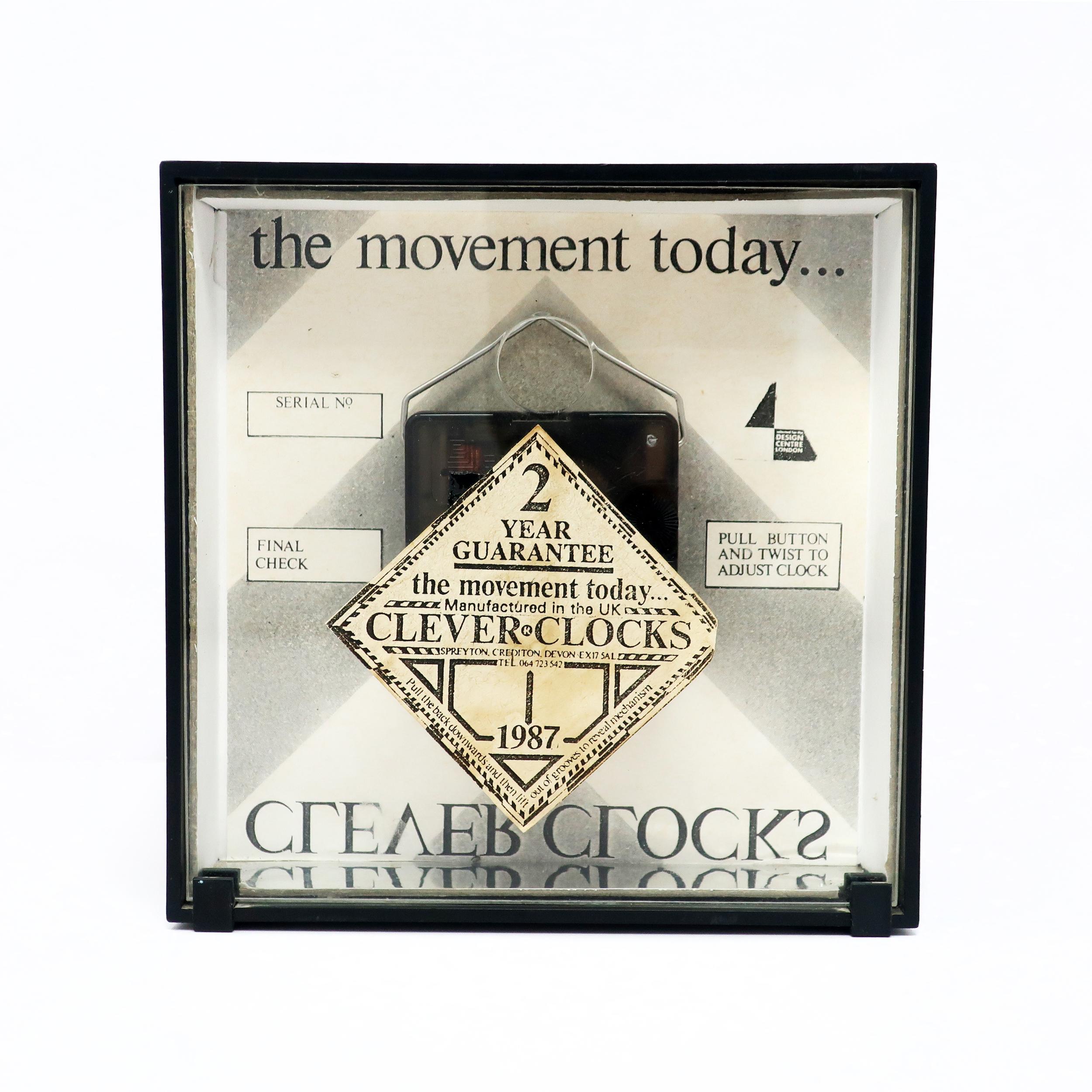 Horloge de bureau postmoderne de Douglas Chalk pour Clever Clocks, 1987 1