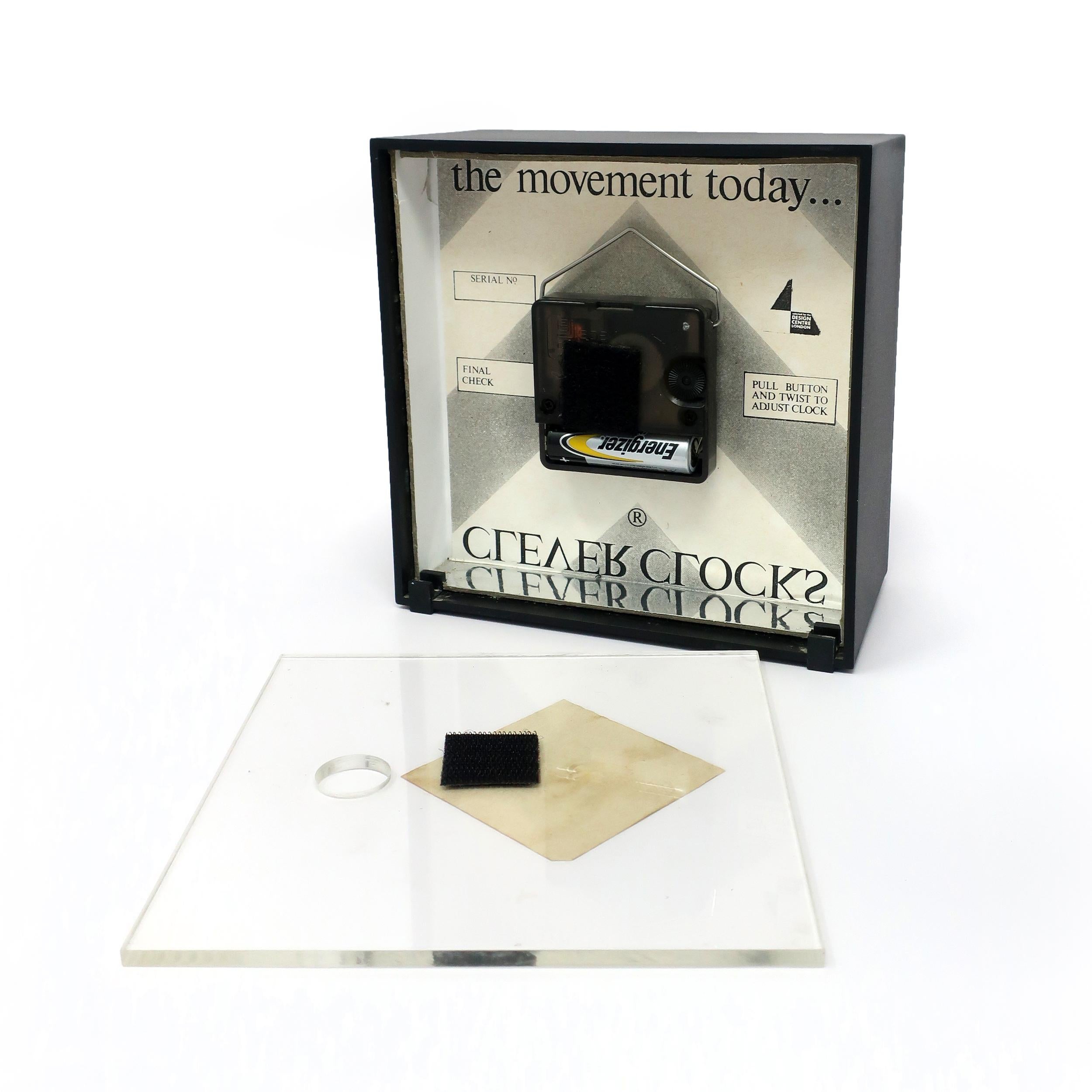Horloge de bureau postmoderne de Douglas Chalk pour Clever Clocks, 1987 2