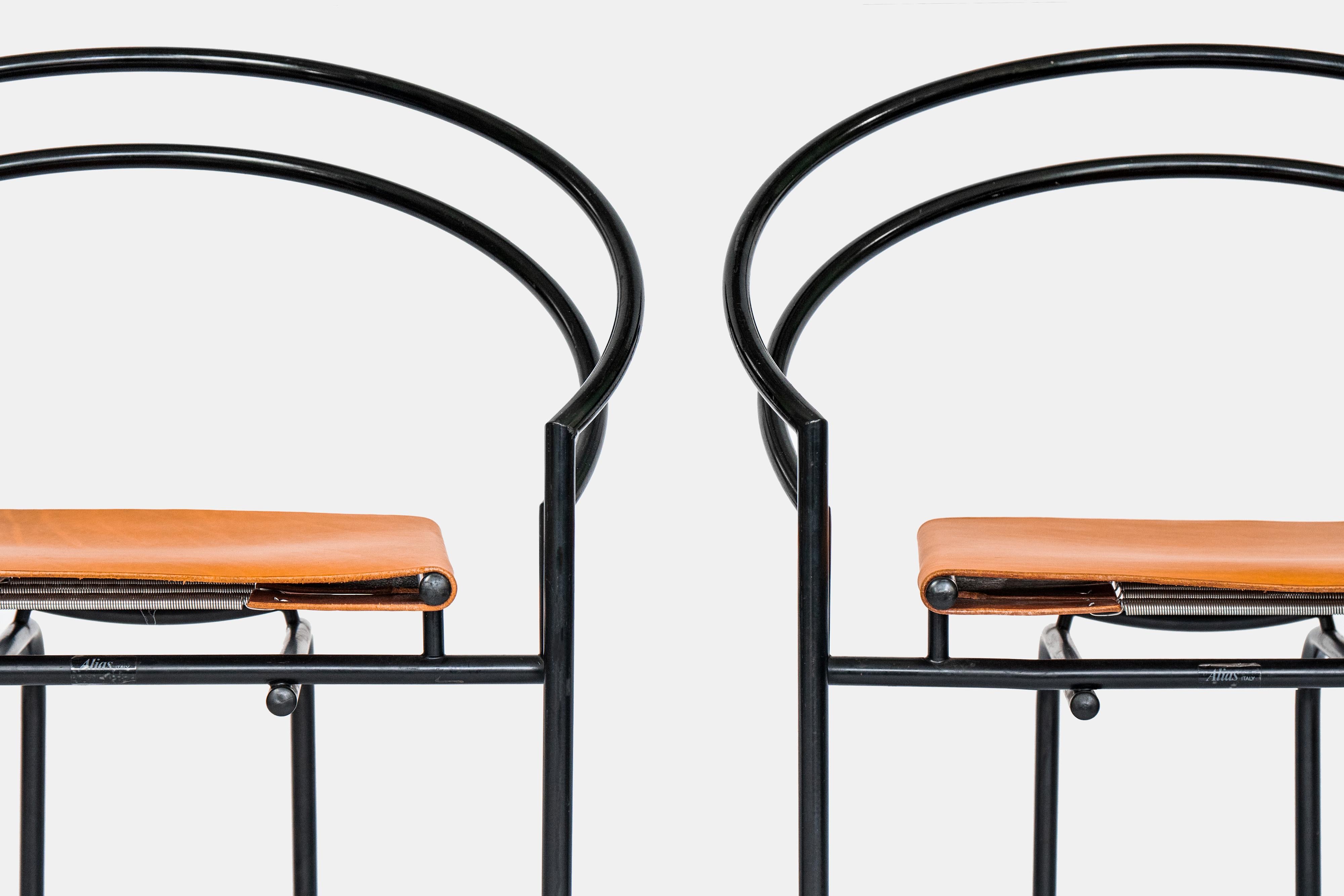 1987 Satz von vier Esszimmerstühlen La Tonda Mario Botta Italienisch Orange Leder Metall im Angebot 5