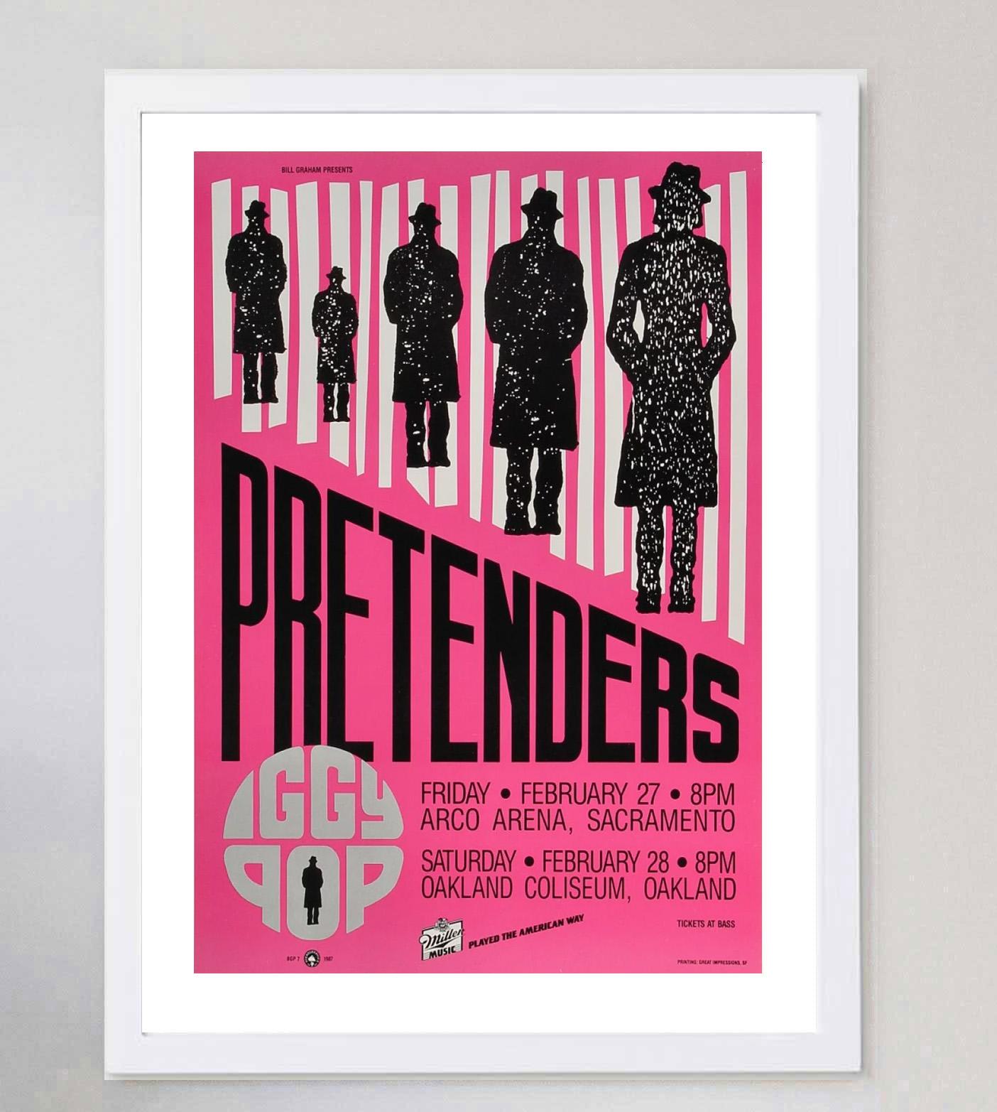Brillantes Plakat für zwei Konzerte von The Pretenders und Iggy Pop in der Arco Arena und dem Oakland Coliseum in Kalifornien im Februar 1987. Die Shows der von Chrissie Hynde angeführten Band kamen gerade nach den jüngsten Hits 