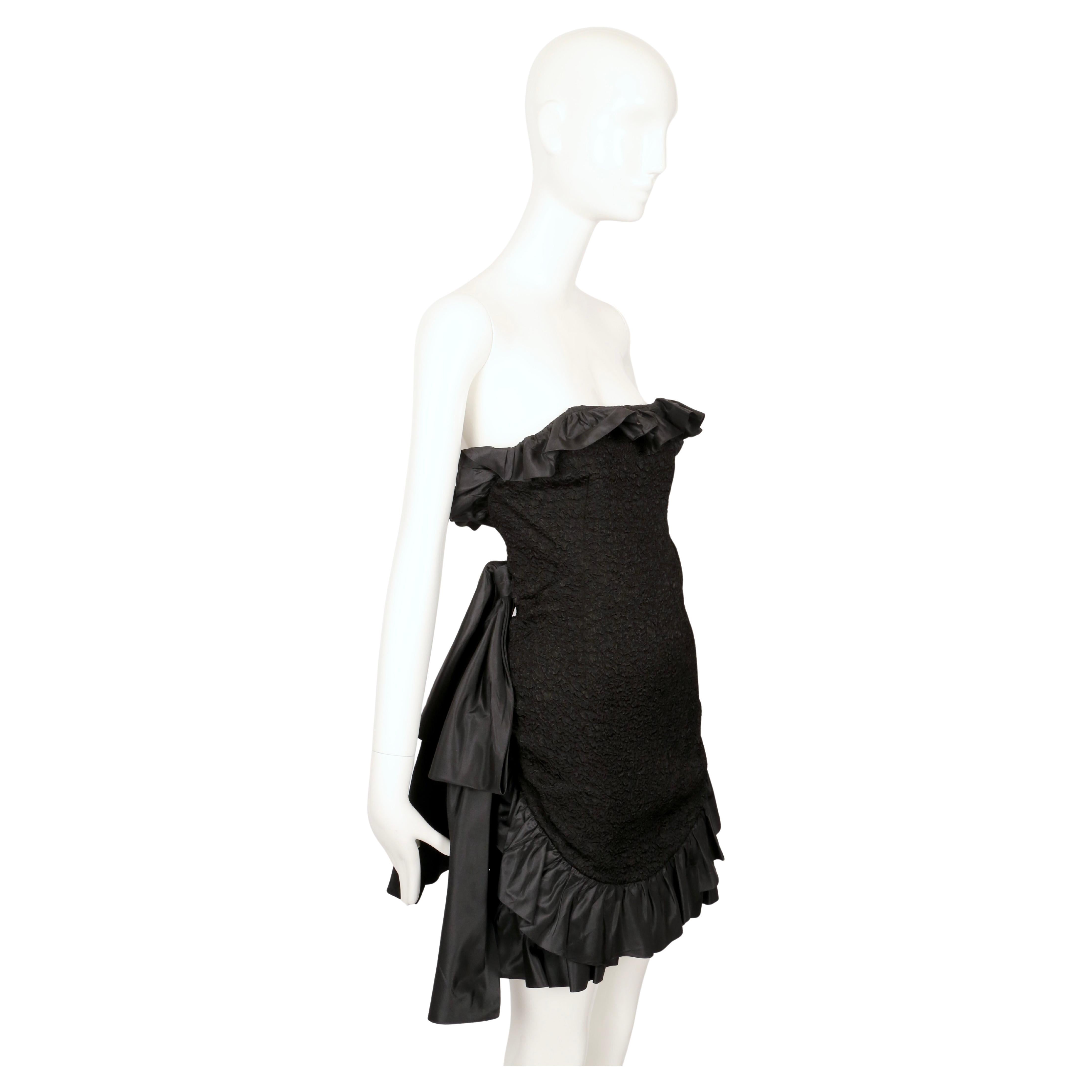 1987 YVES SAINT LAURENT vestido negro de tirantes con volantes y lazo en Bueno estado para la venta en San Fransisco, CA
